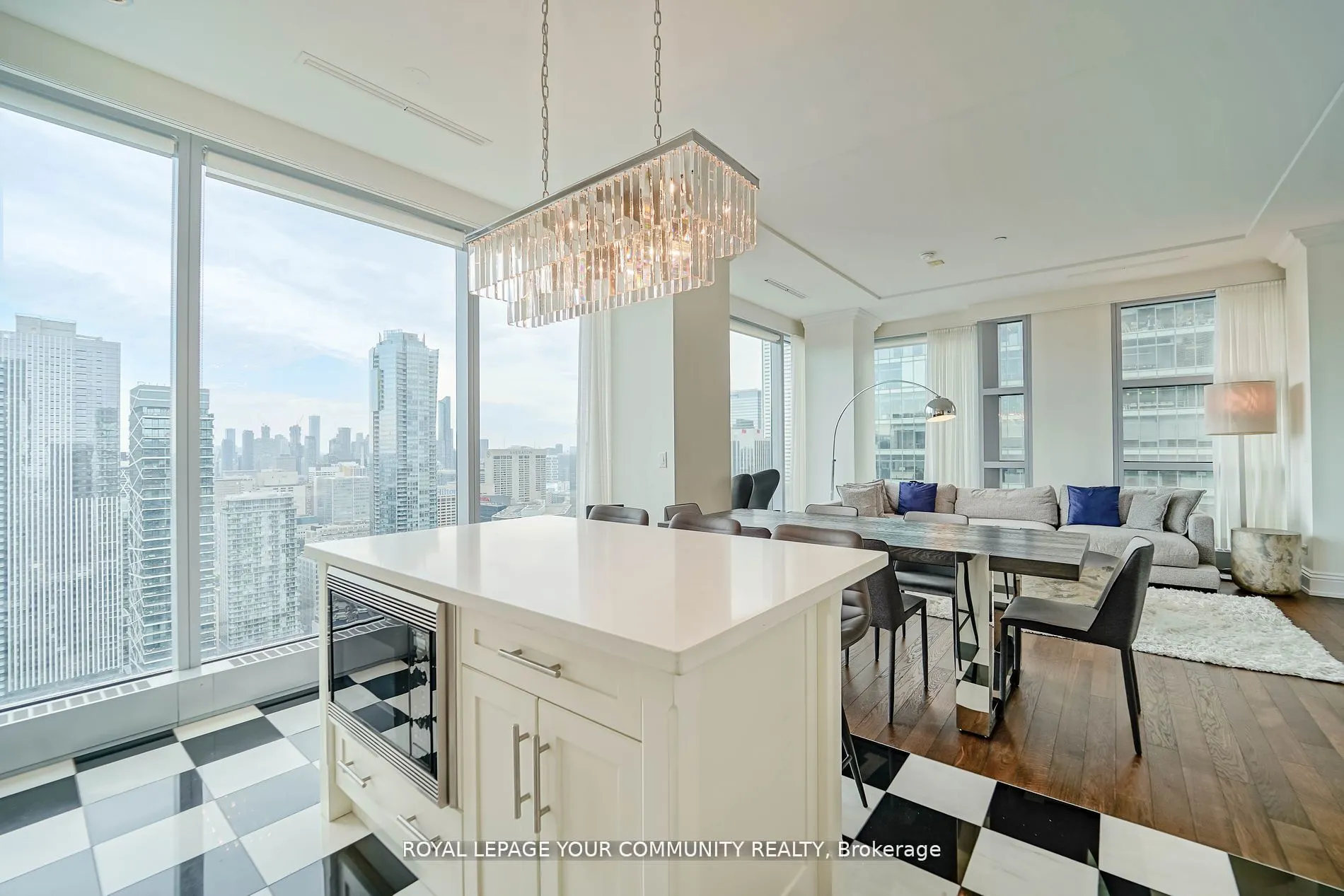 183 Wellington Street W, #3903