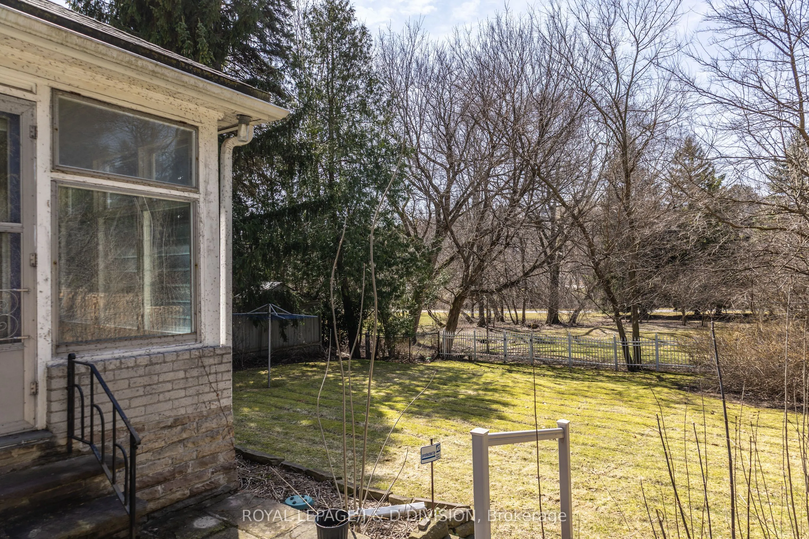 10 Campbell Crescent