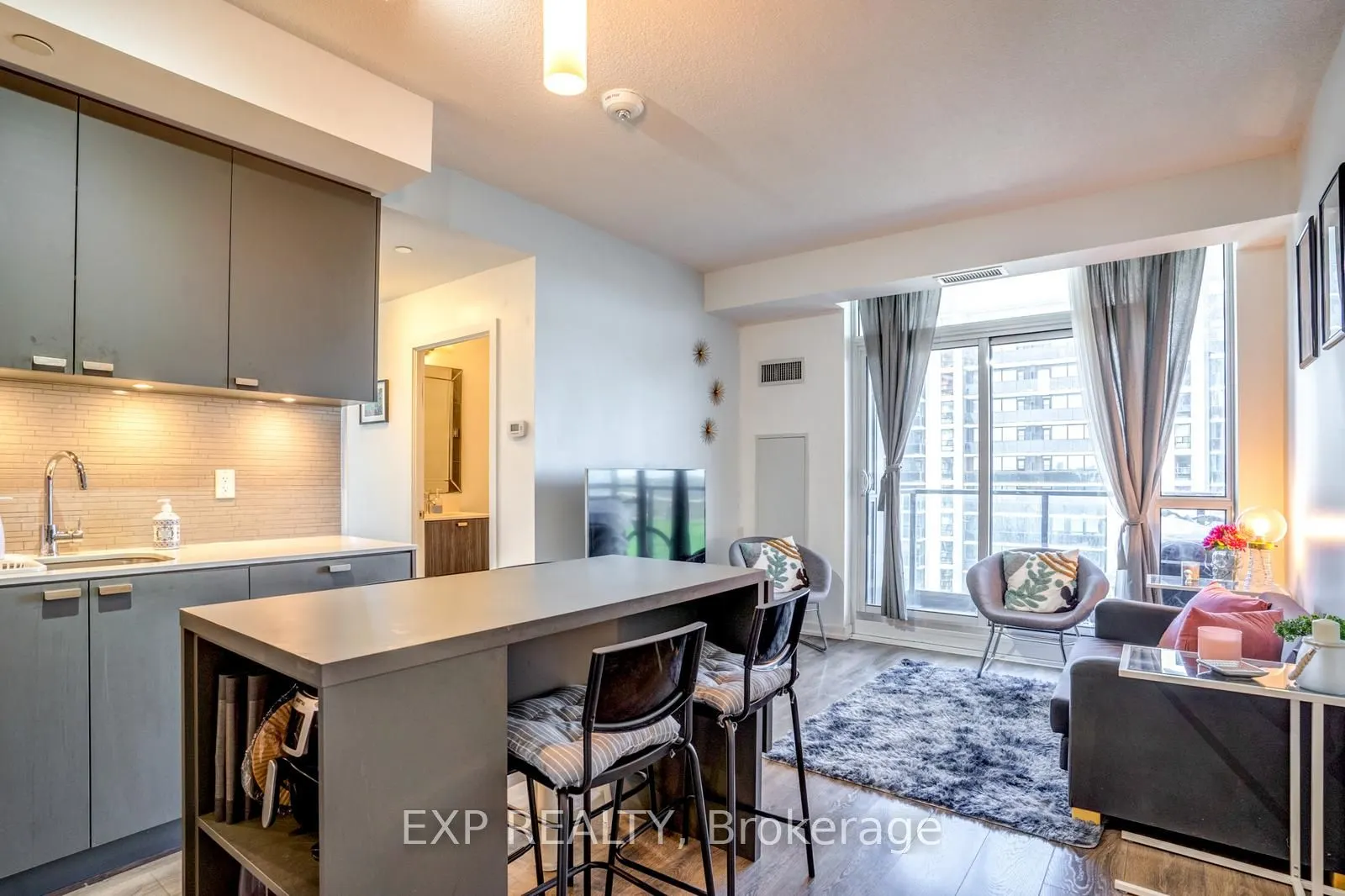 56 Forest Manor Road, #1010
