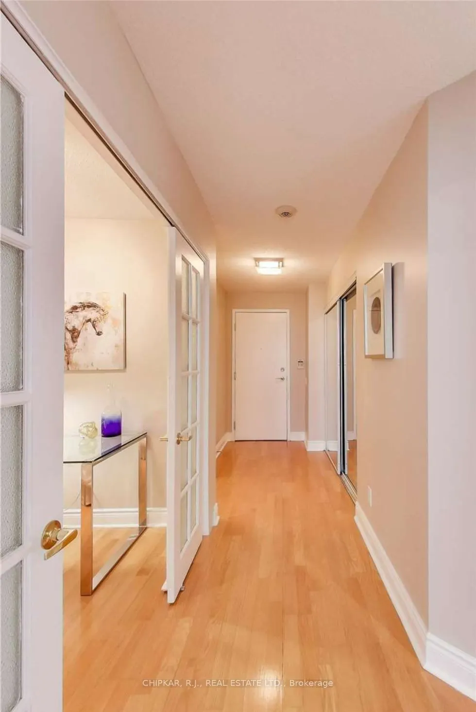 15 Northtown Way #220