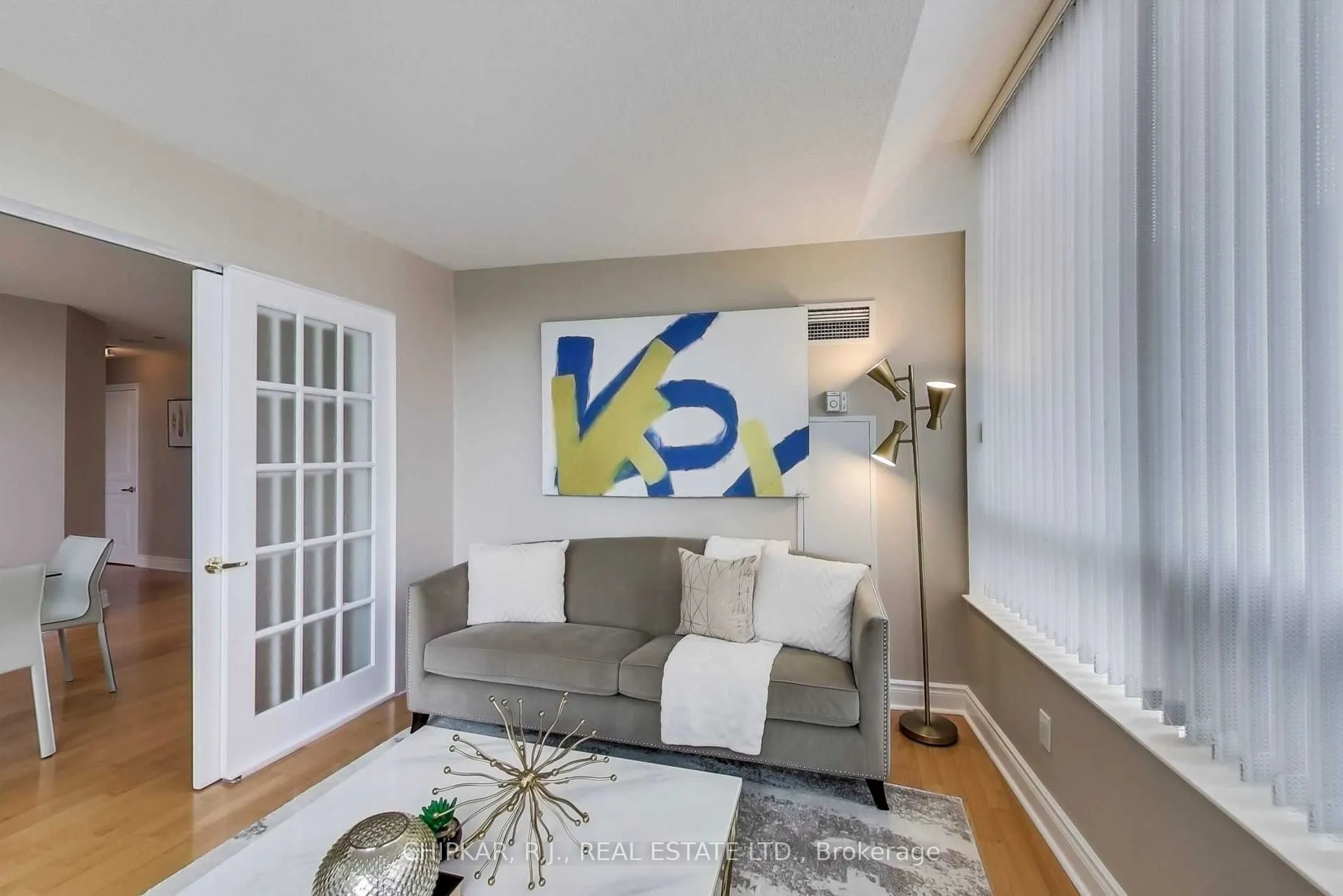 15 Northtown Way #220