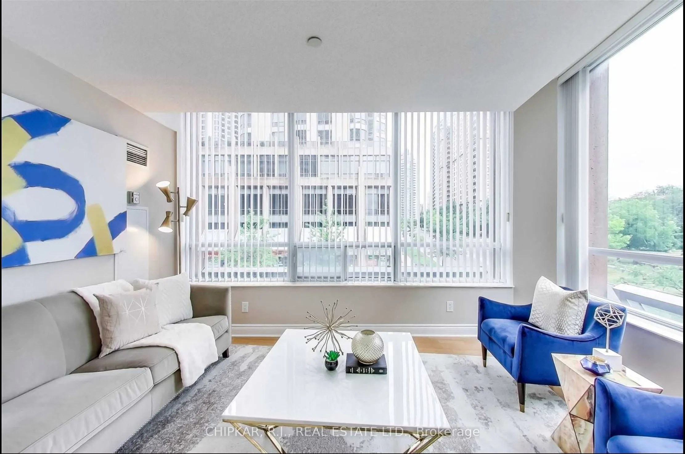 15 Northtown Way #220
