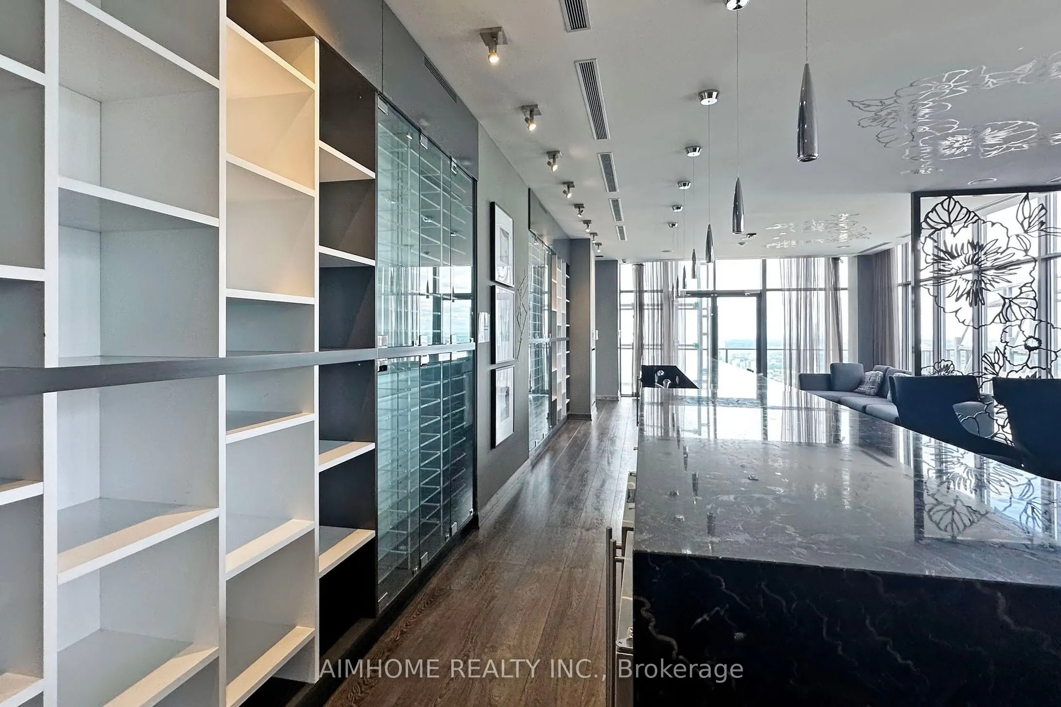 1080 Bay Street, #5103