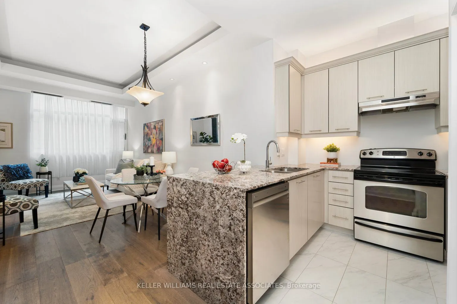 8 Wellesley Street E, #203