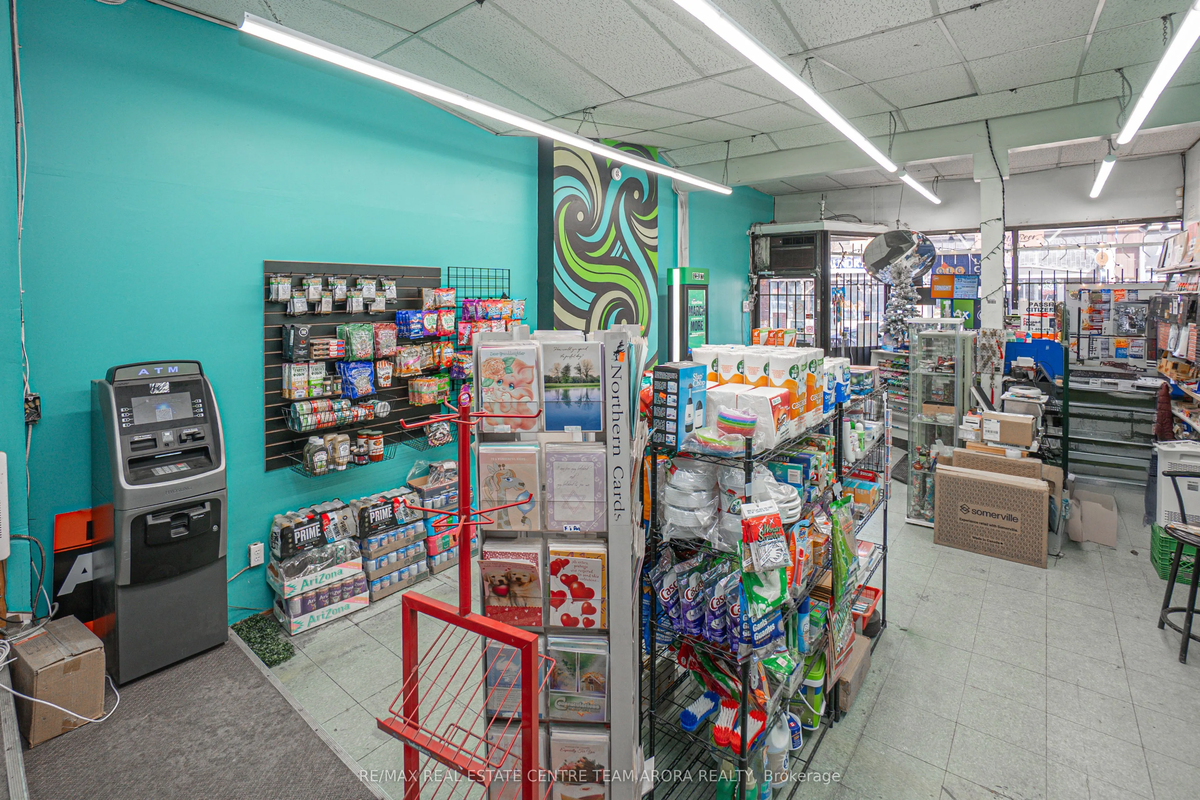 927 Bloor Street W