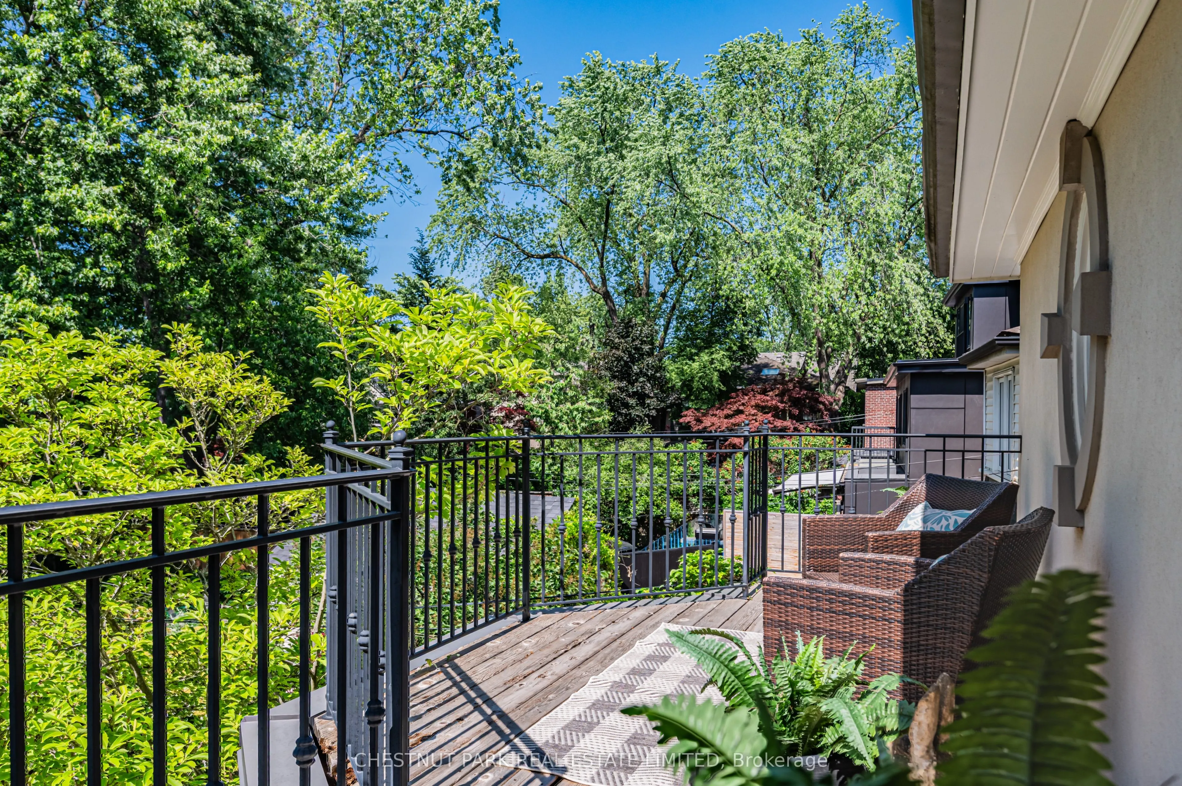 68 Rowanwood Avenue