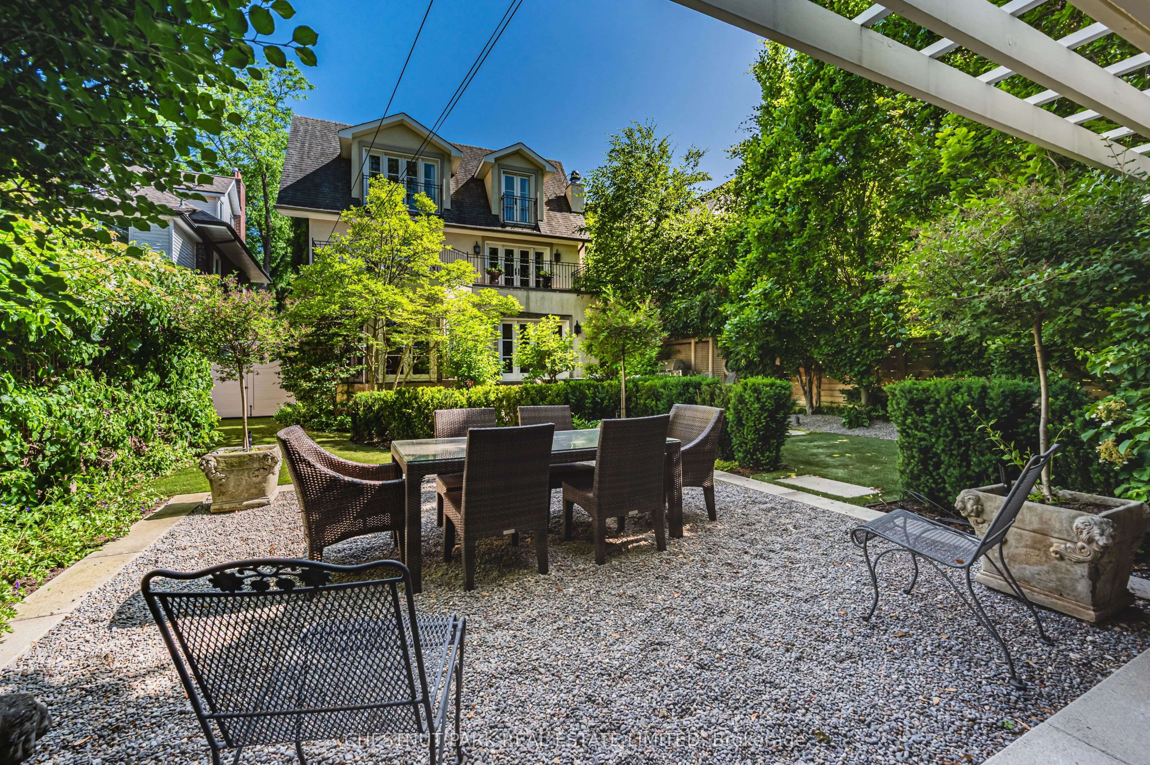 68 Rowanwood Avenue