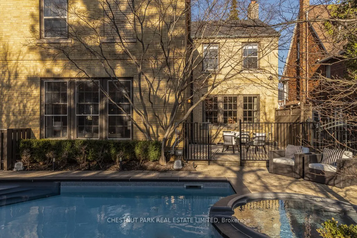 406 Glenayr Road