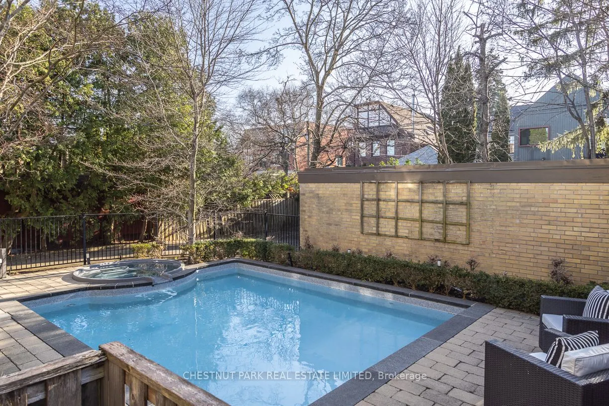 406 Glenayr Road