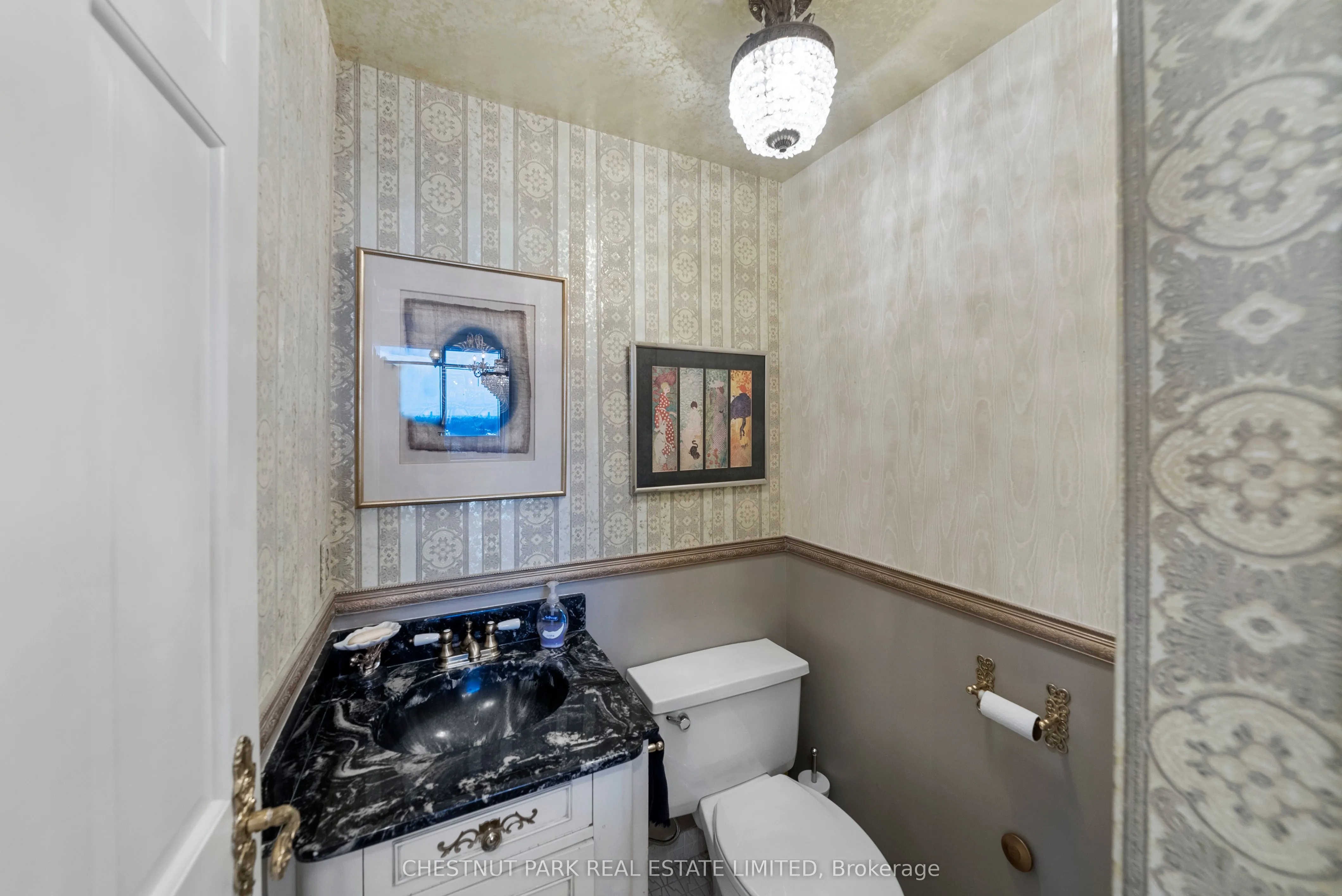 2600 Bathurst Street, #PH 1