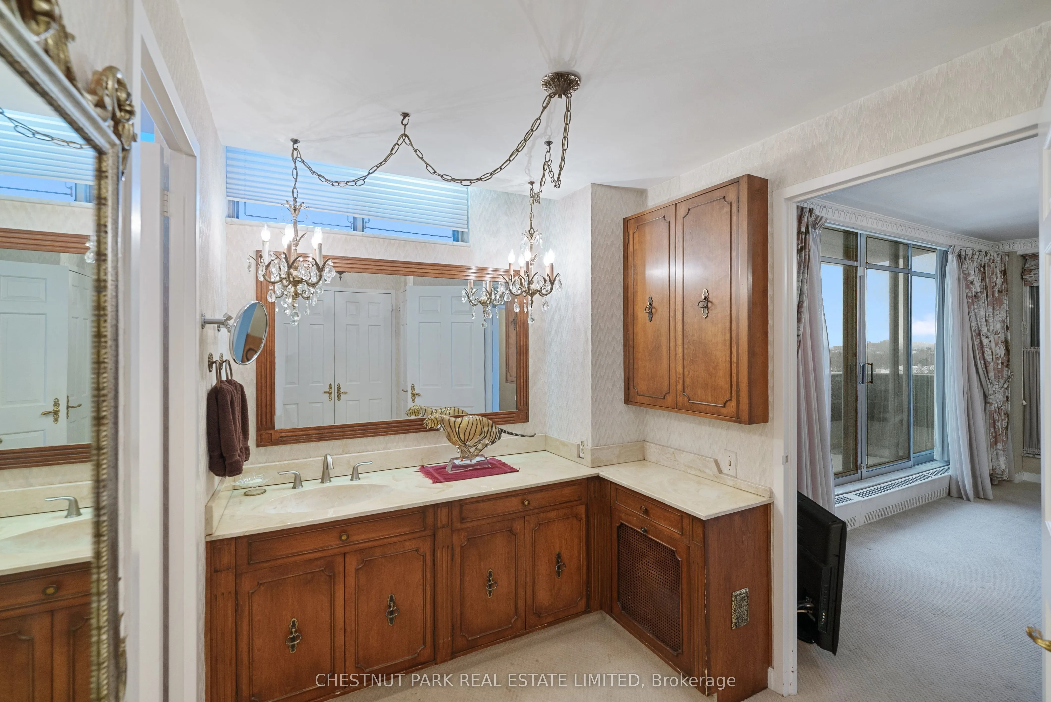 2600 Bathurst Street, #PH 1