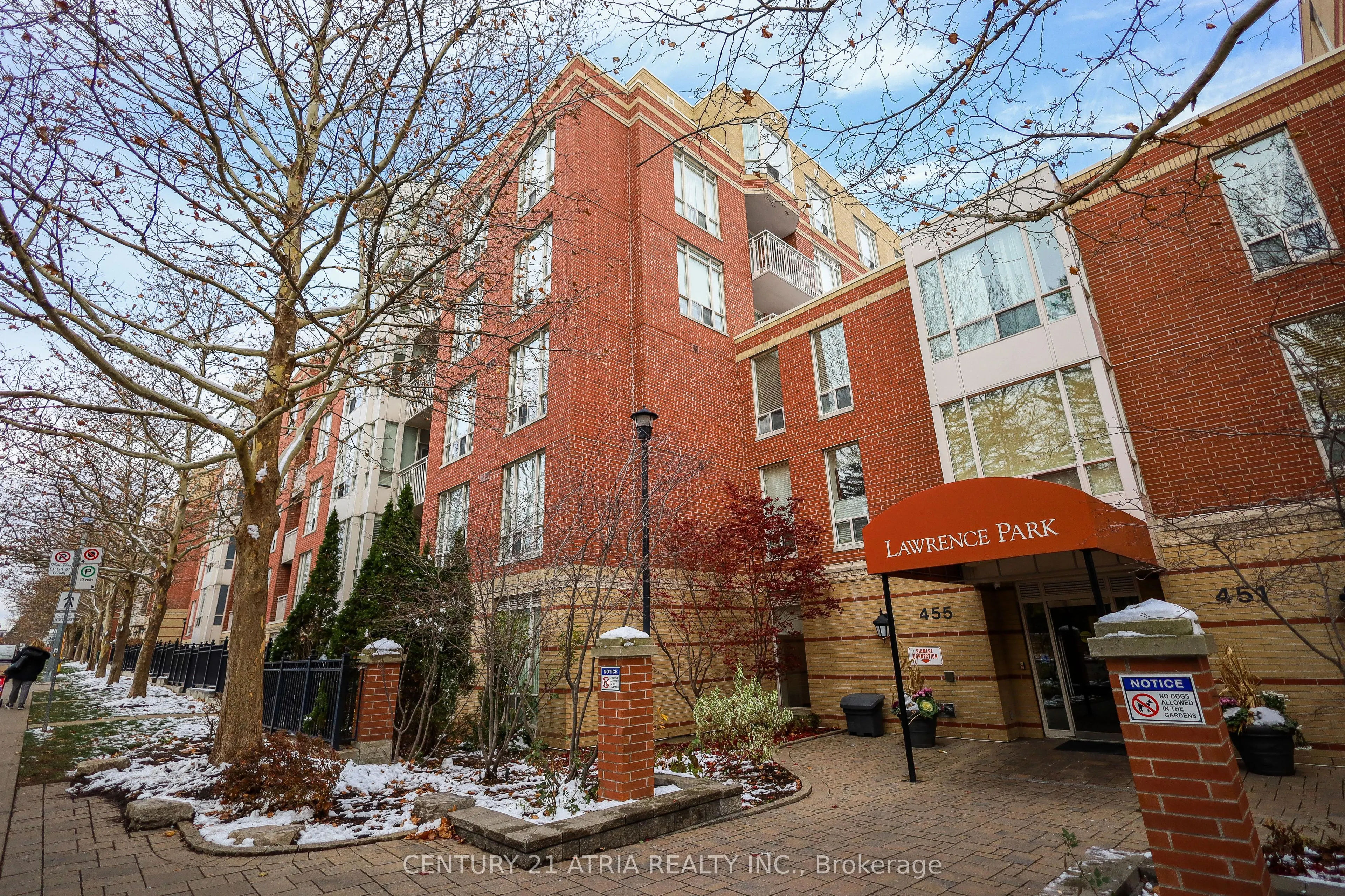 455 Rosewell Avenue, #204