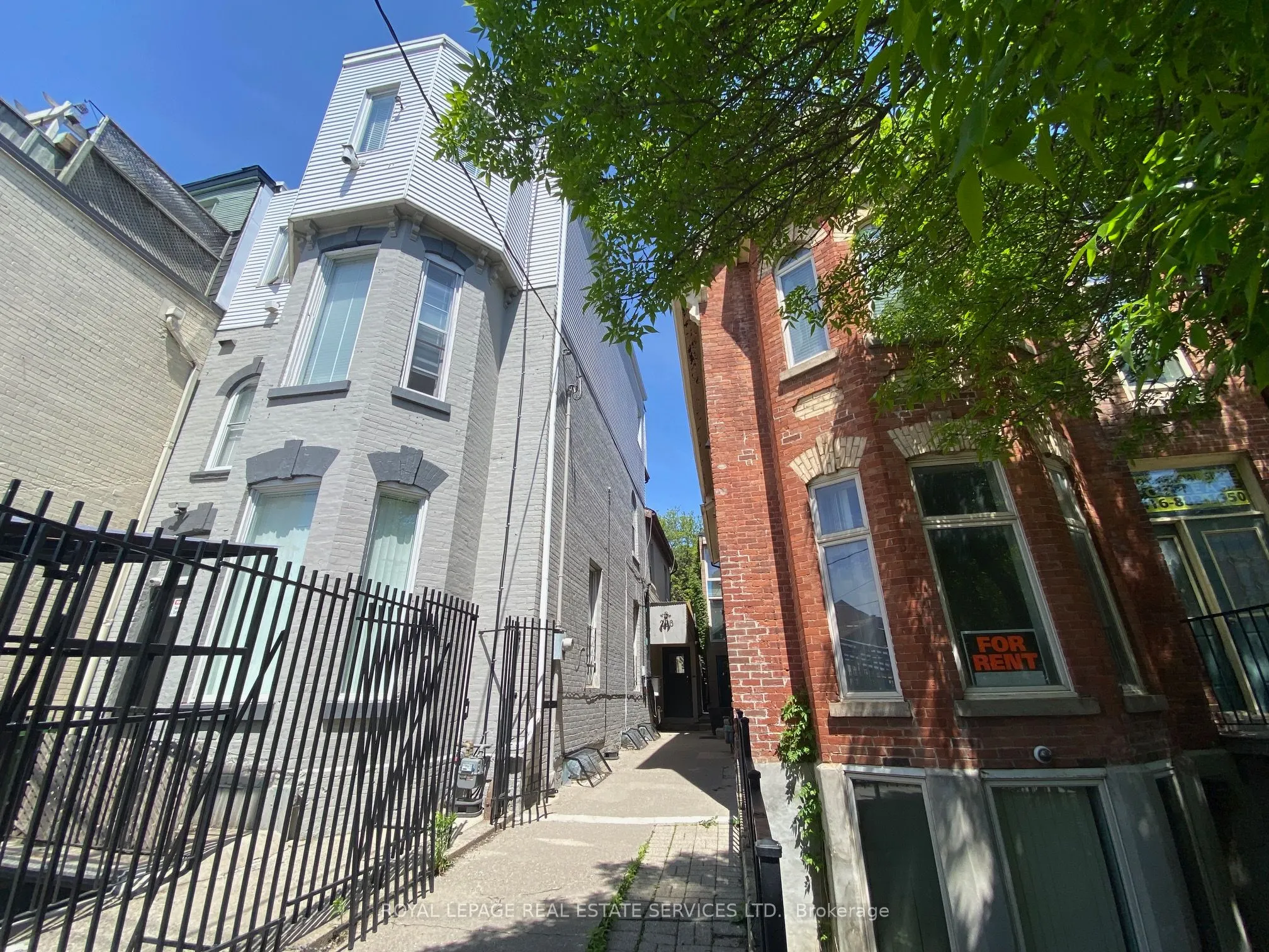 206 Carlton Street, #105