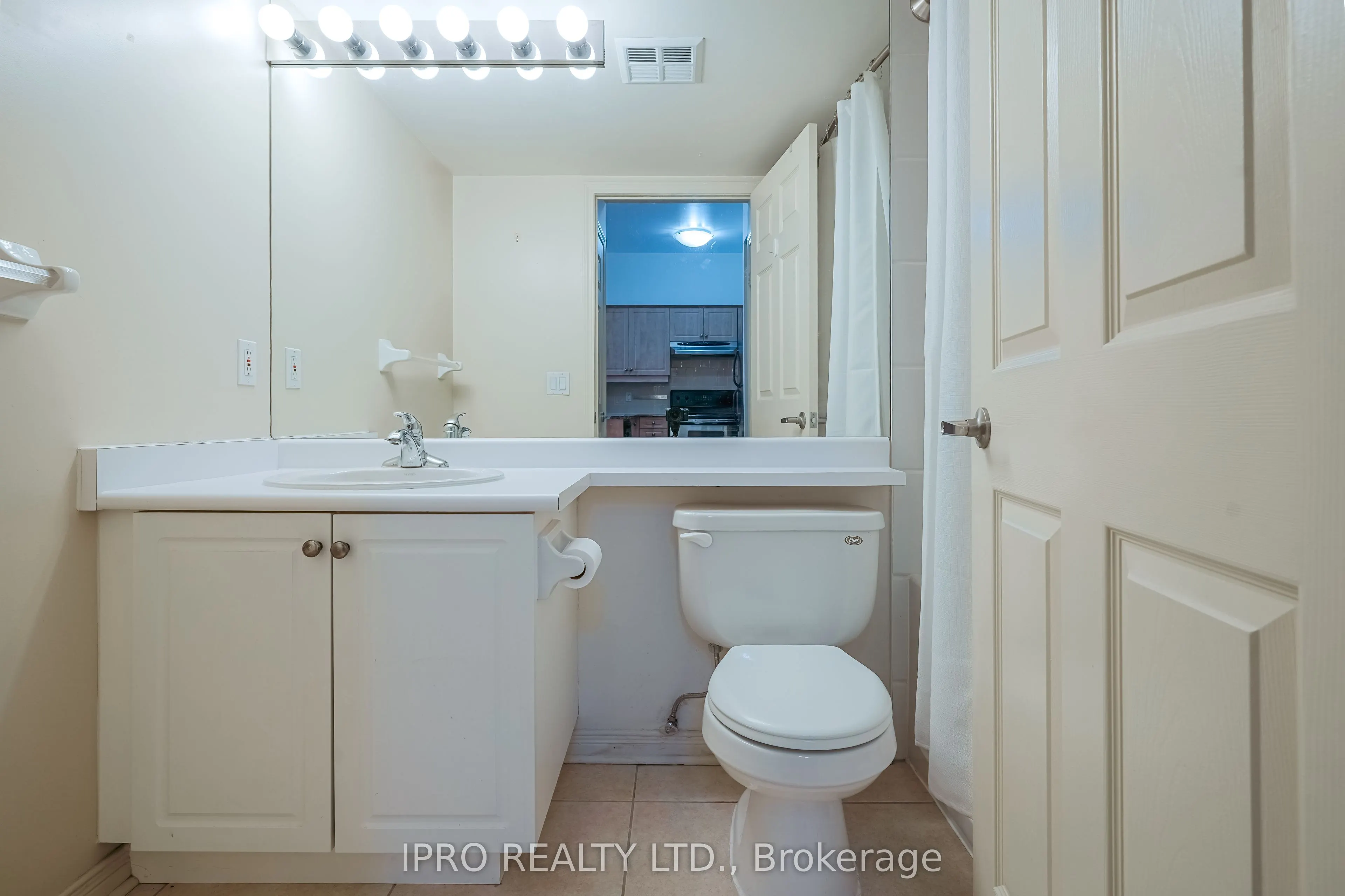 481 Rosewell Avenue N, #408