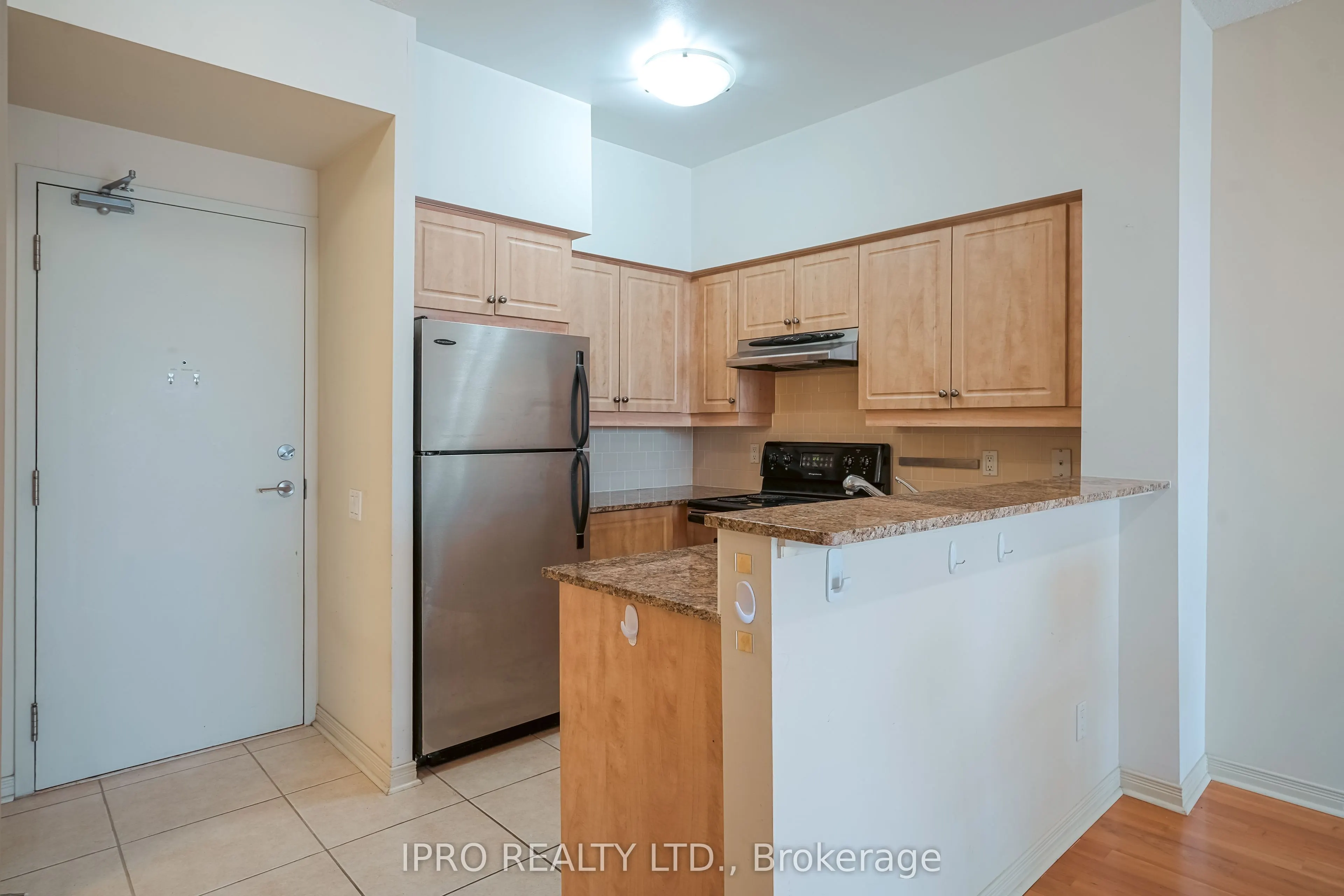 481 Rosewell Avenue N, #408