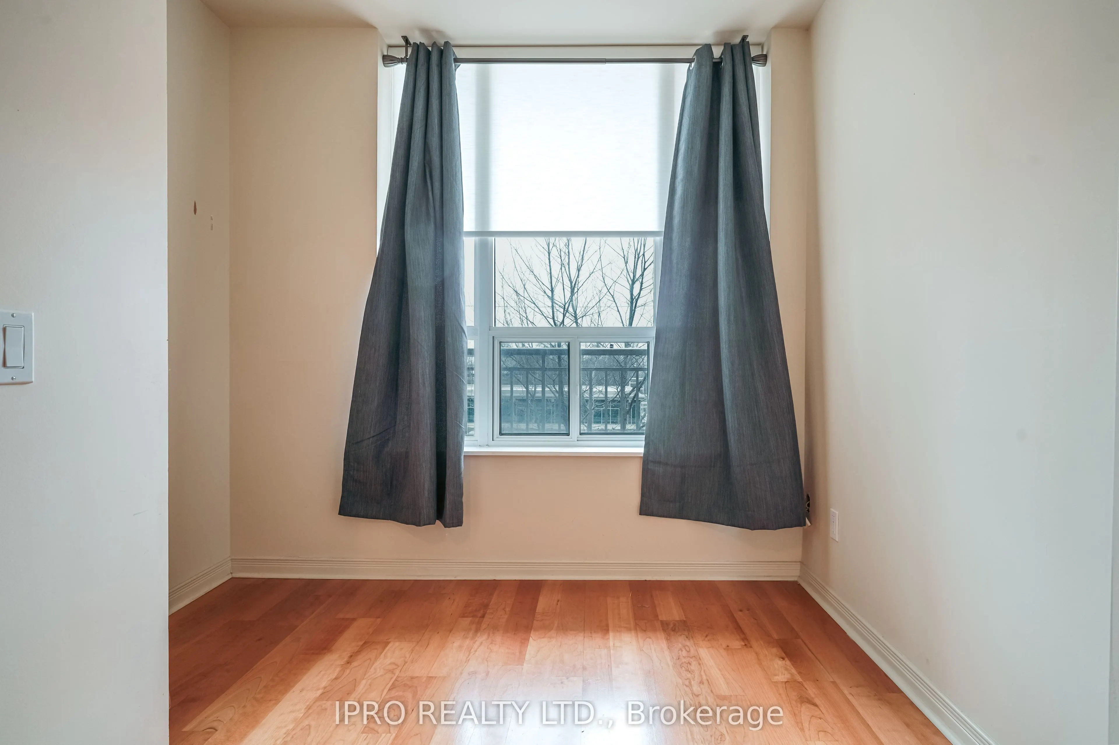 481 Rosewell Avenue N, #408