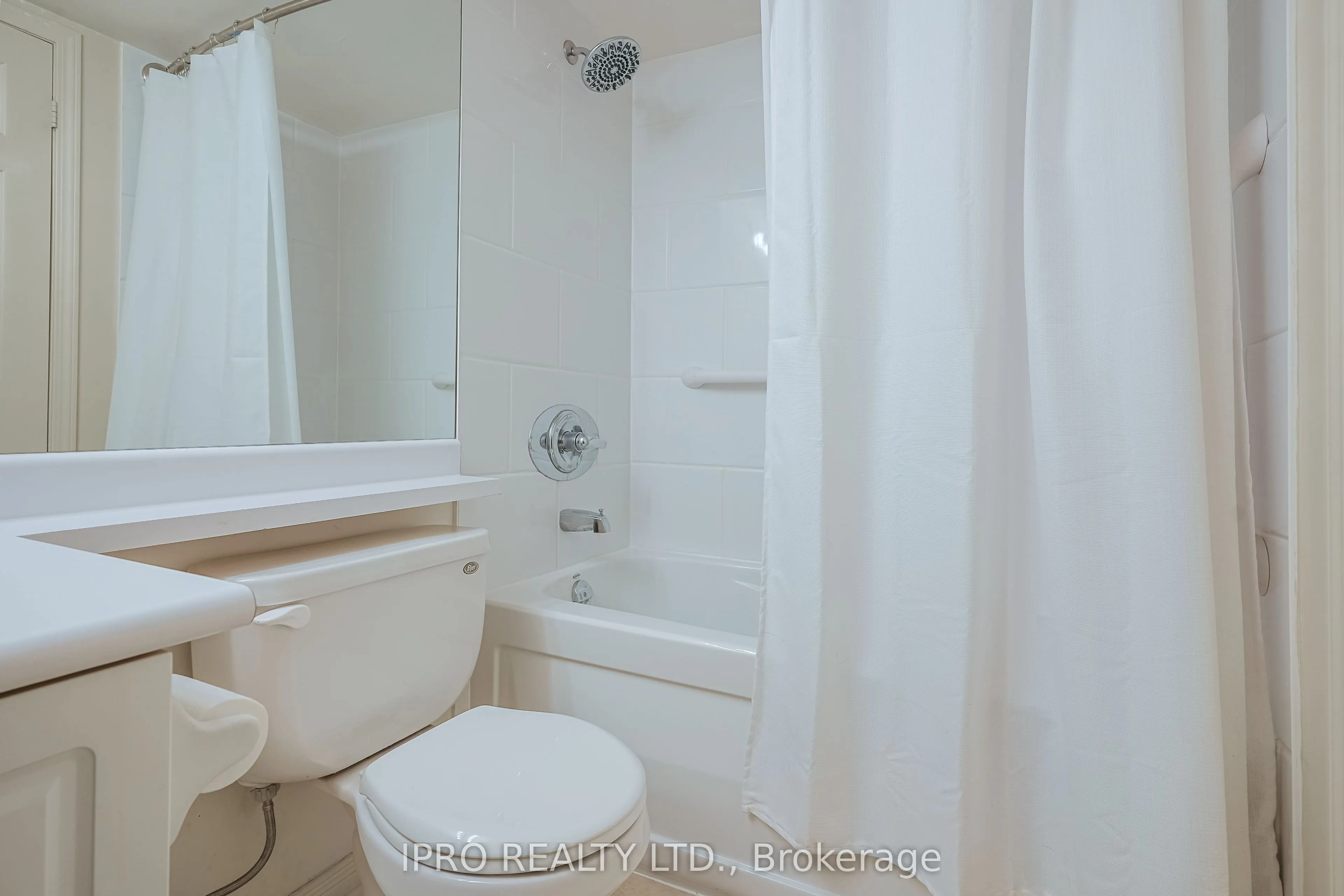 481 Rosewell Avenue N, #408