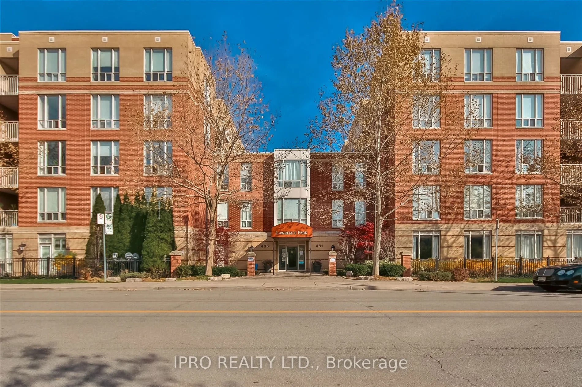 481 Rosewell Avenue N, #408