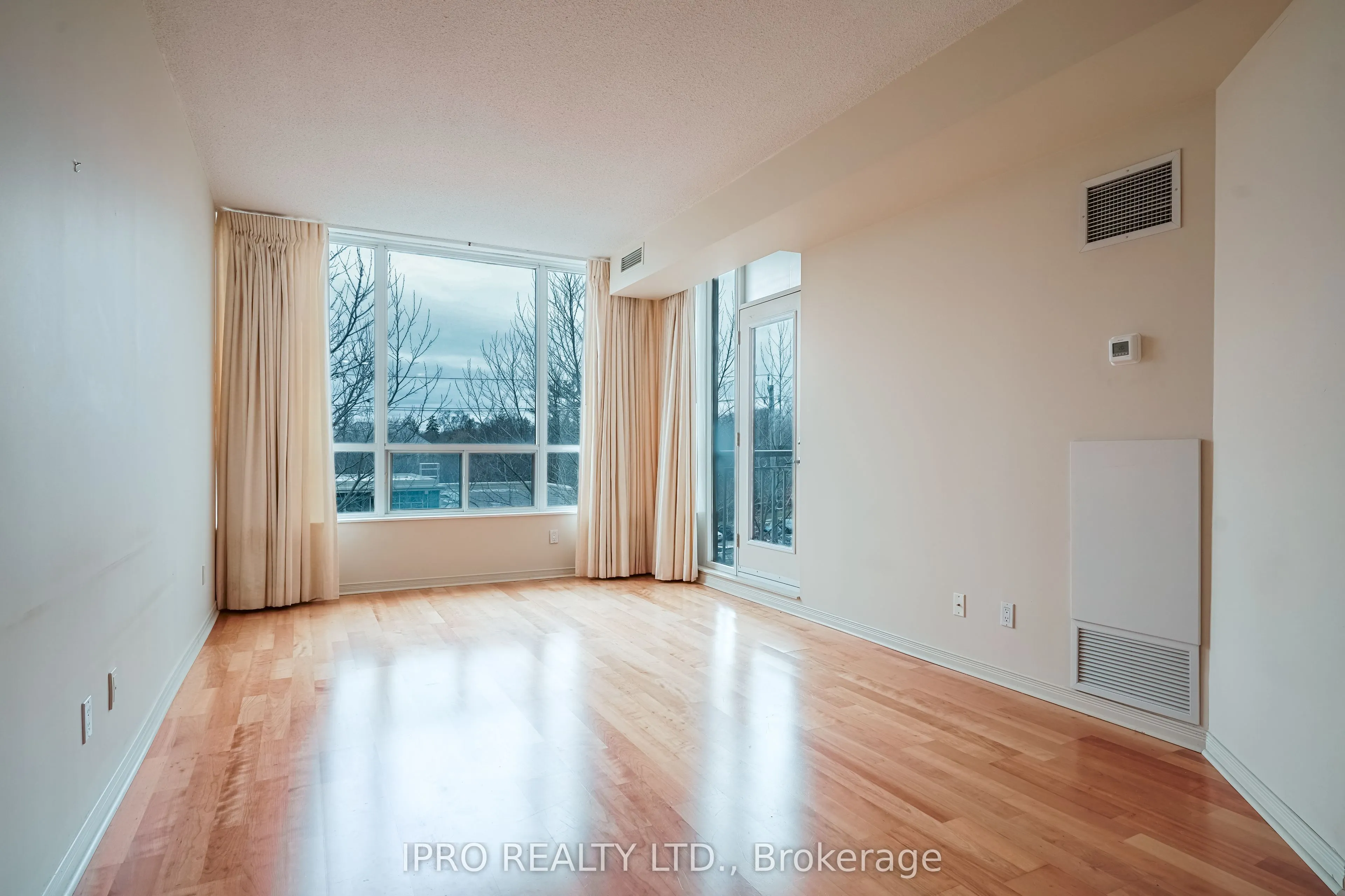 481 Rosewell Avenue N, #408