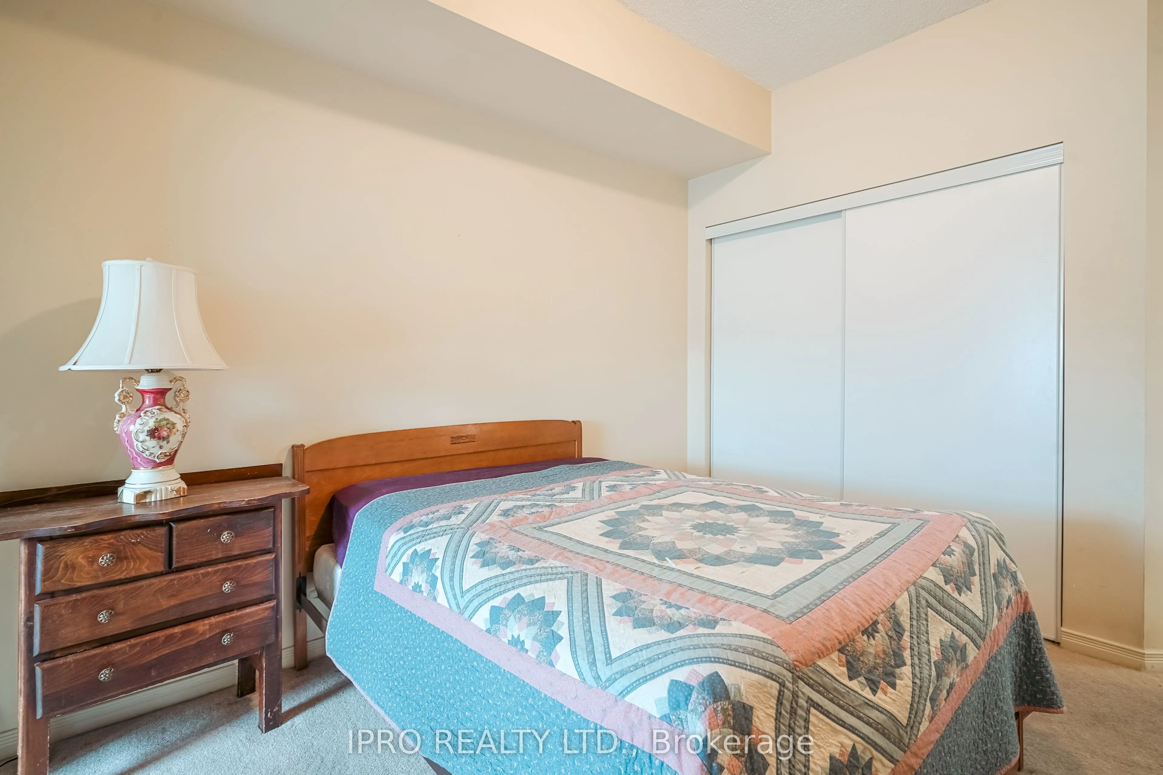 481 Rosewell Avenue N, #408
