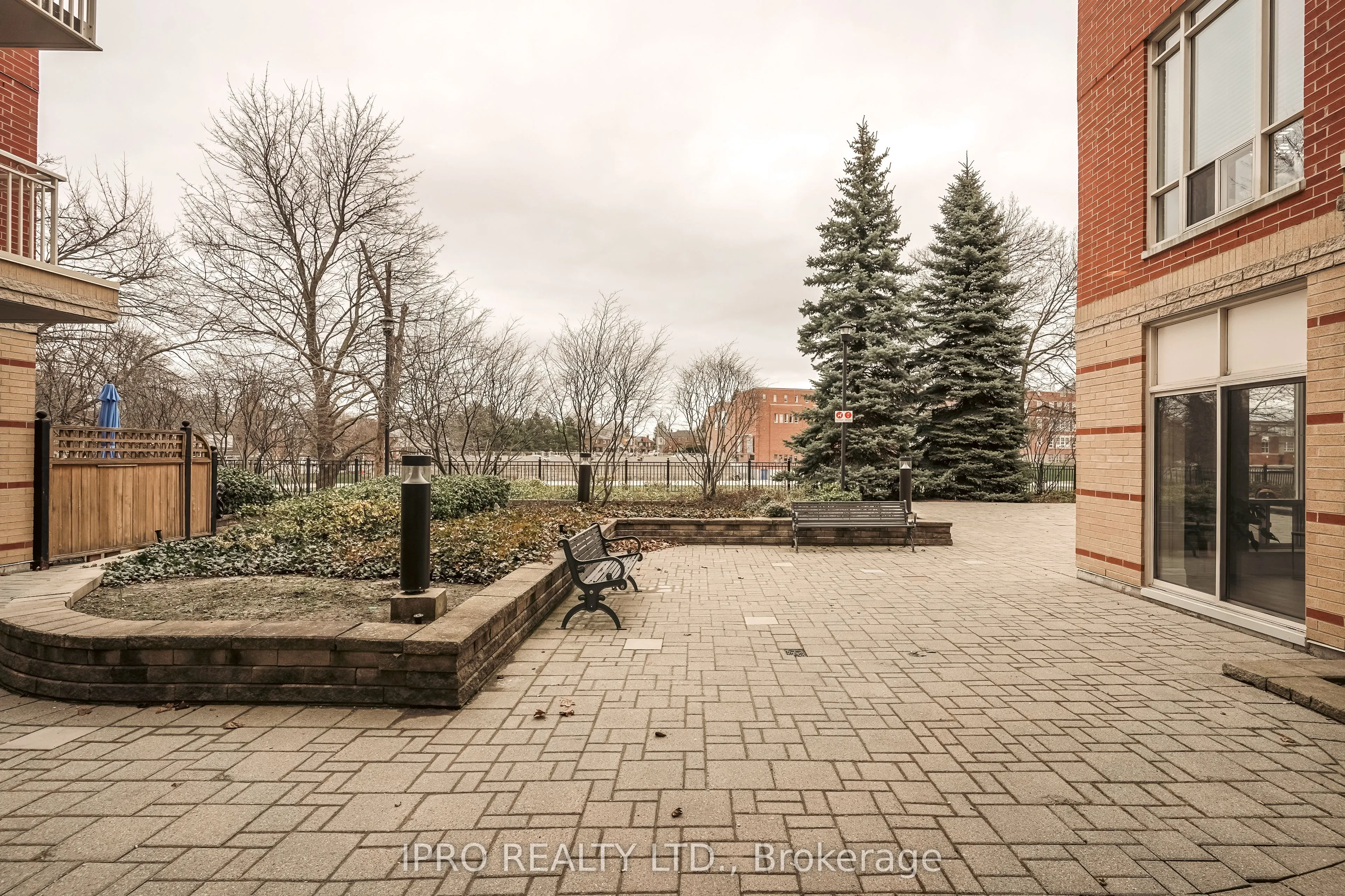 481 Rosewell Avenue N, #408
