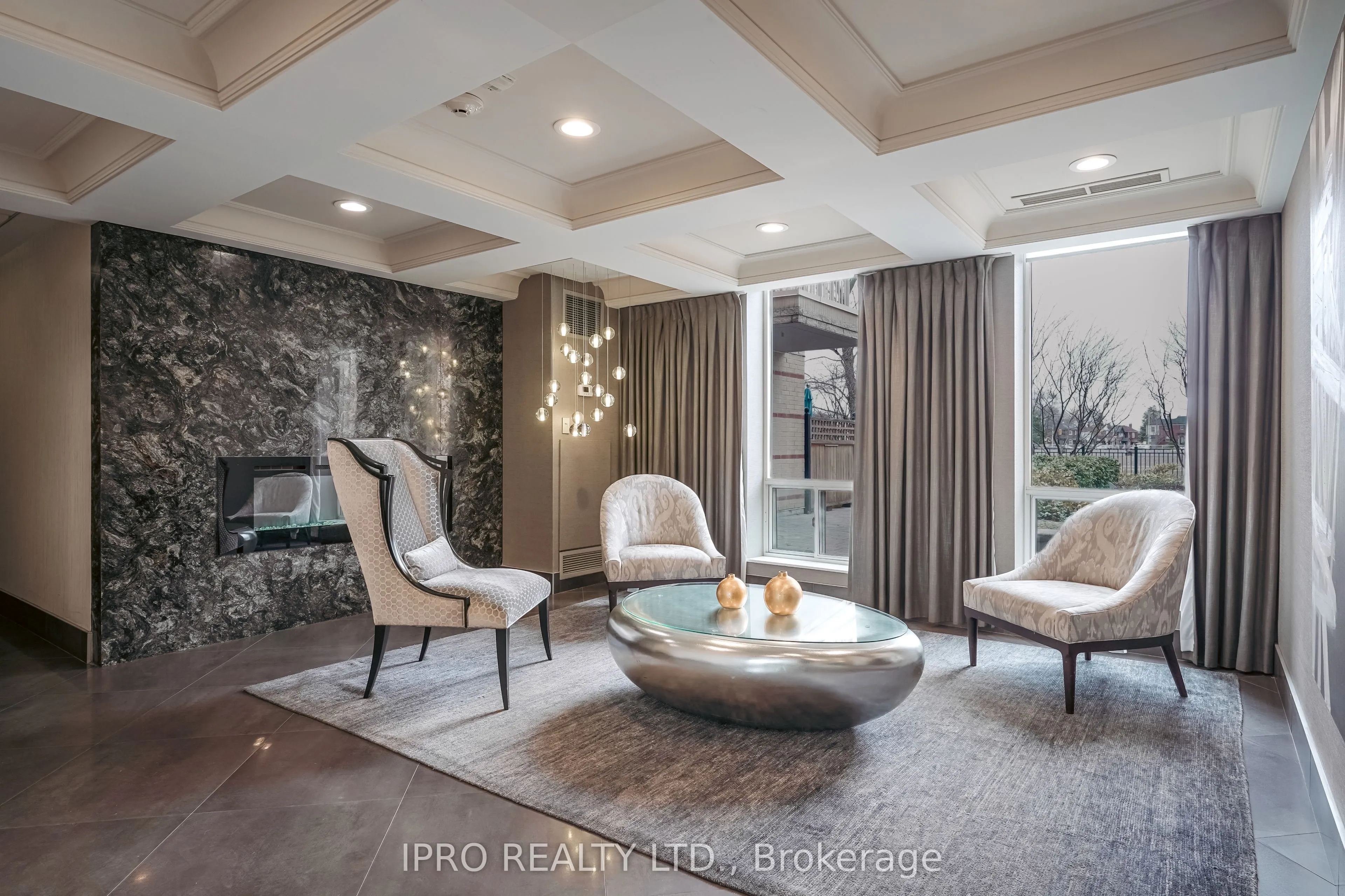 481 Rosewell Avenue N, #408