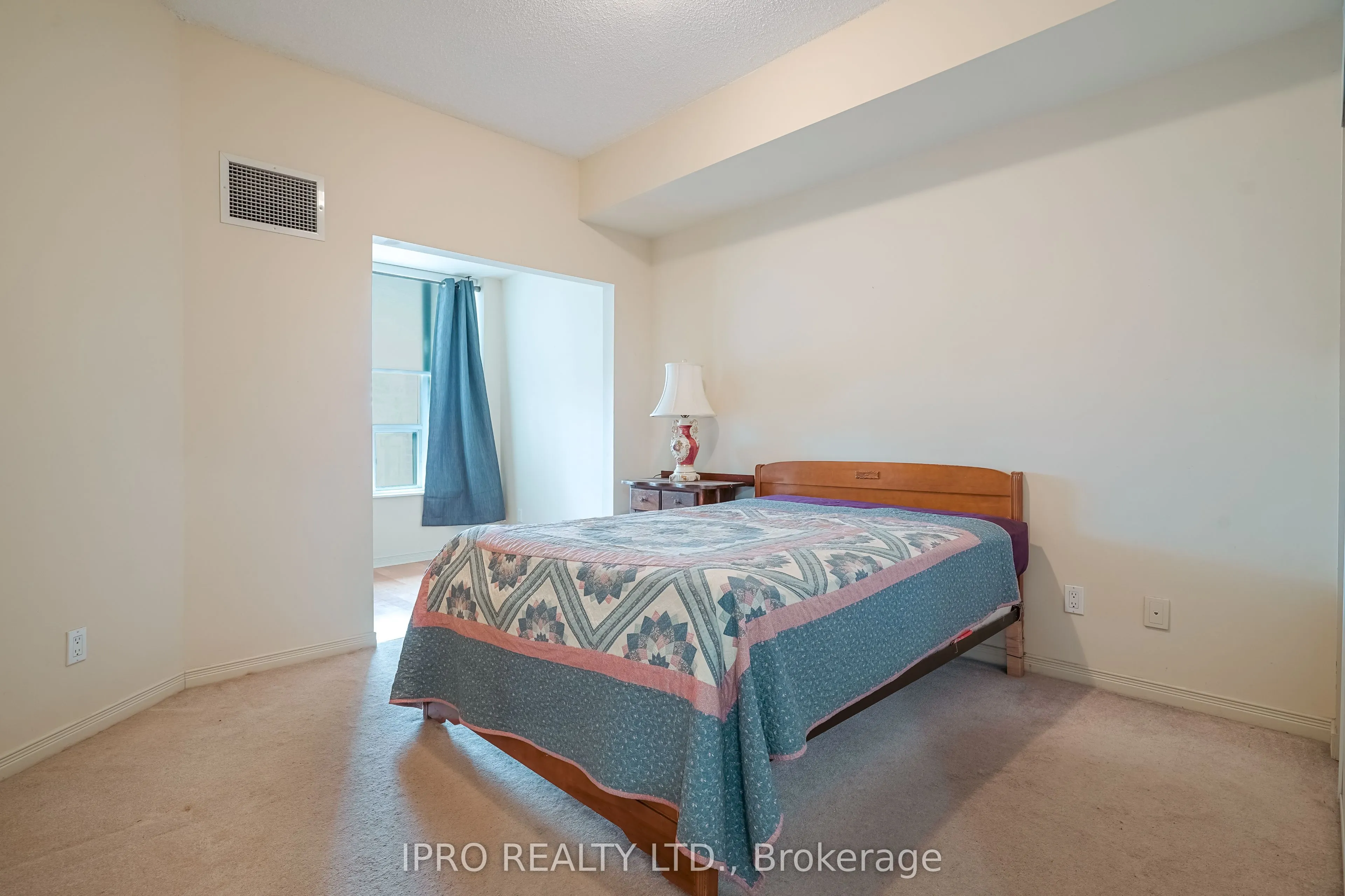 481 Rosewell Avenue N, #408