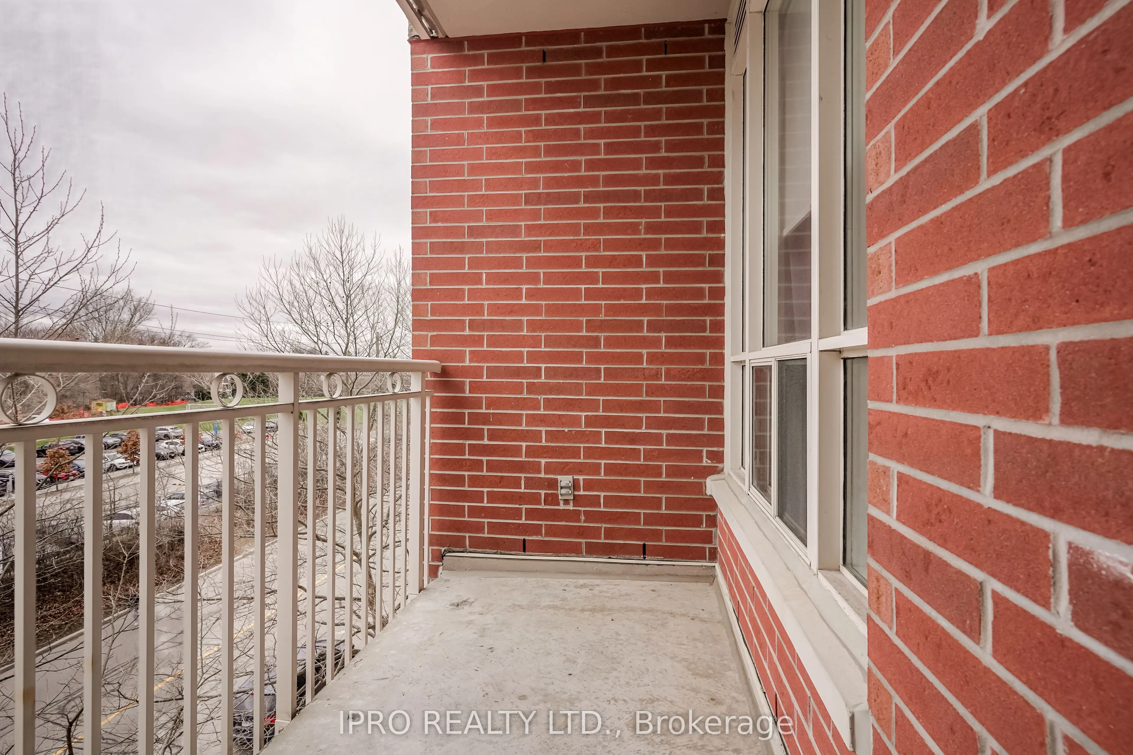 481 Rosewell Avenue N, #408