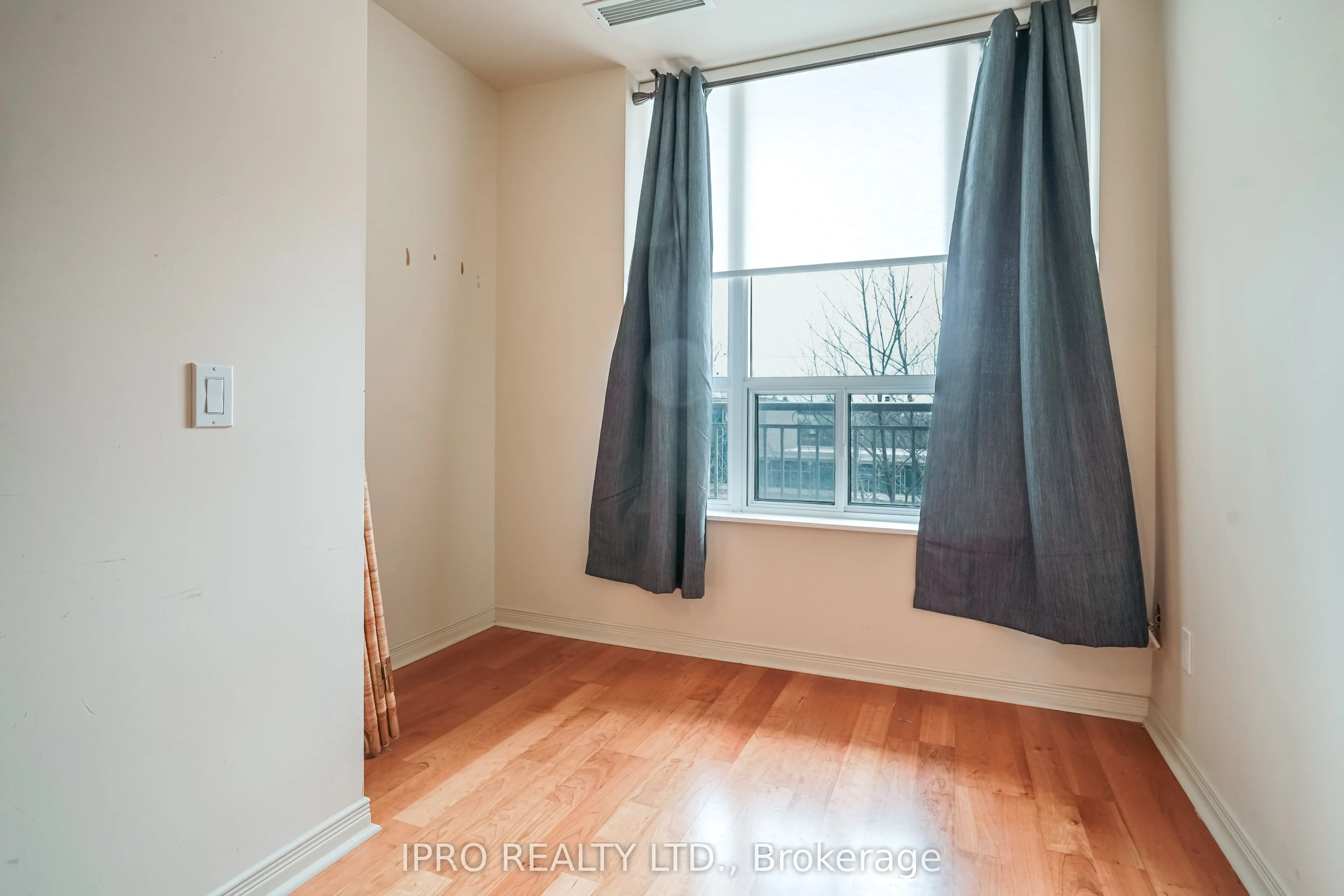 481 Rosewell Avenue N, #408