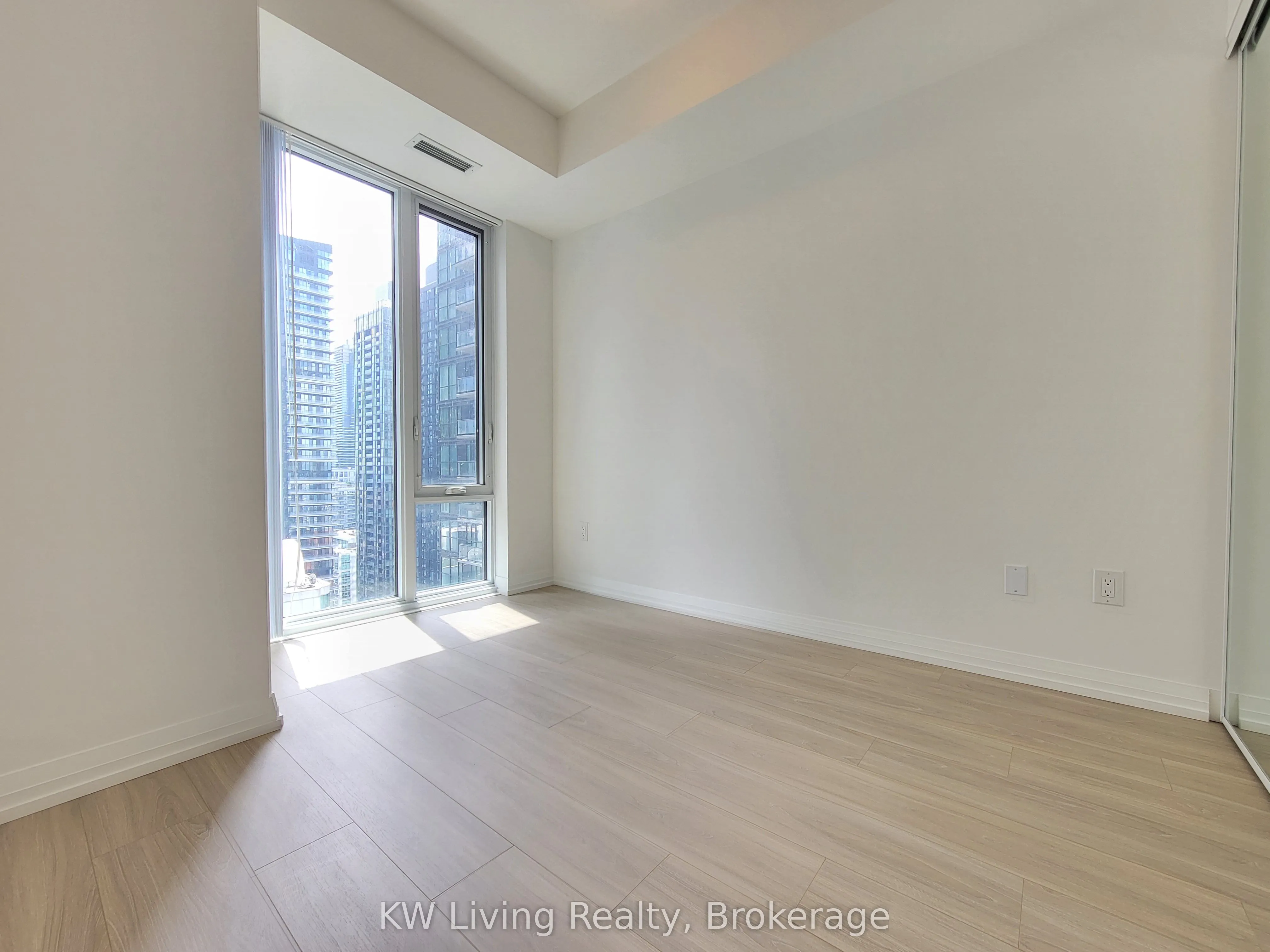 28 Widmer Street #2822