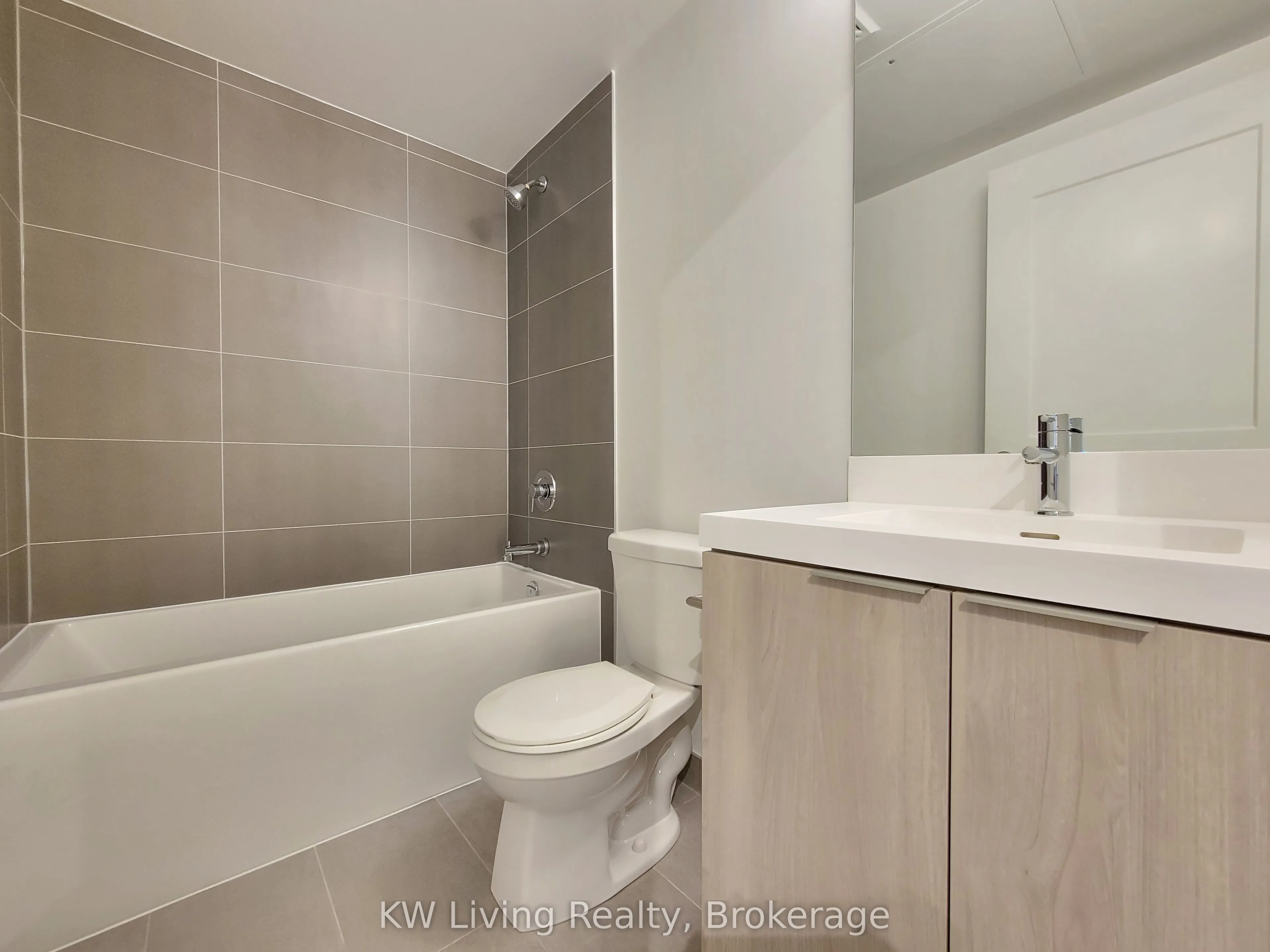 28 Widmer Street #2822
