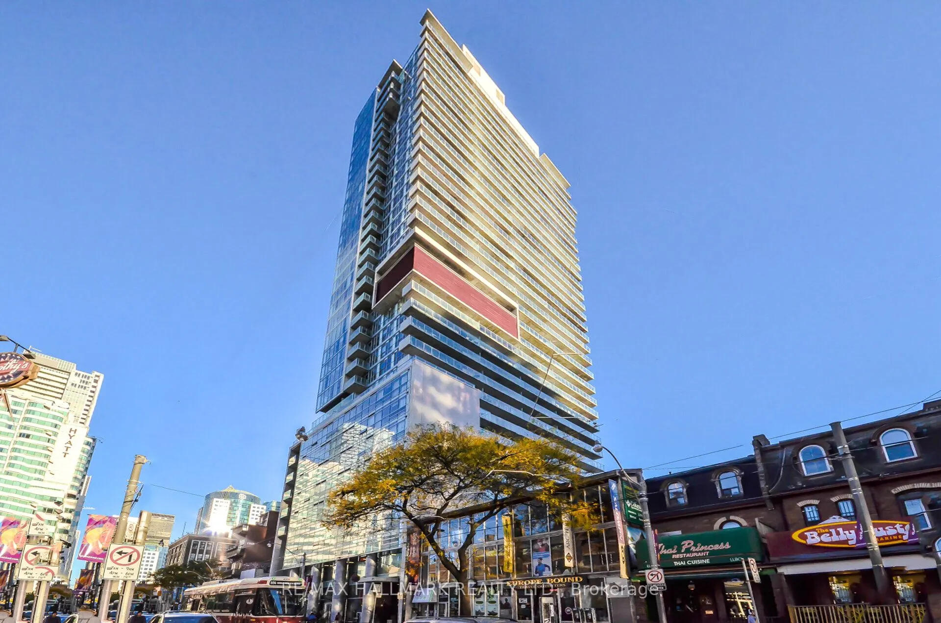 375 King Street W, #1406