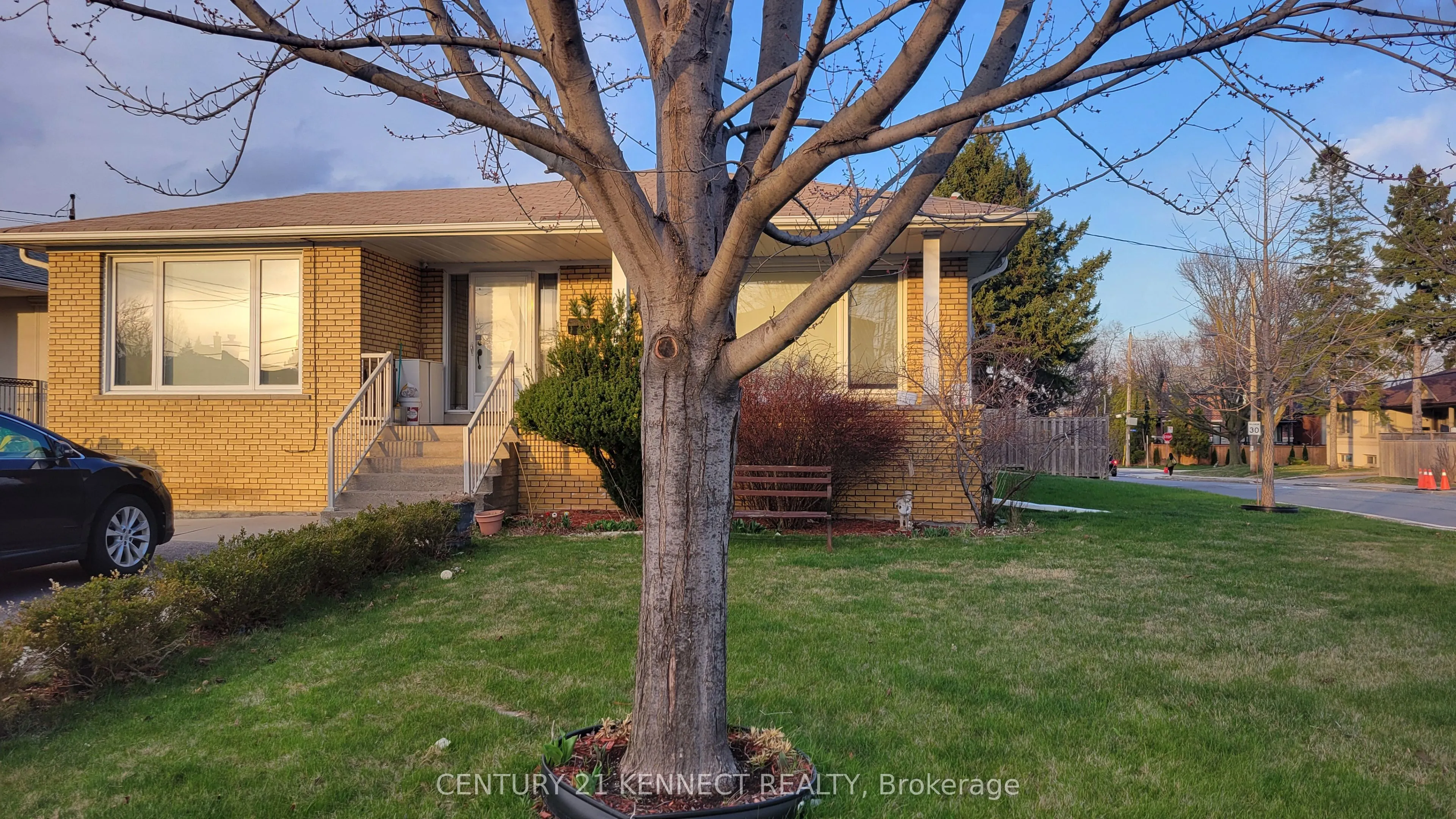 1 Evanston Drive, #Lower #1