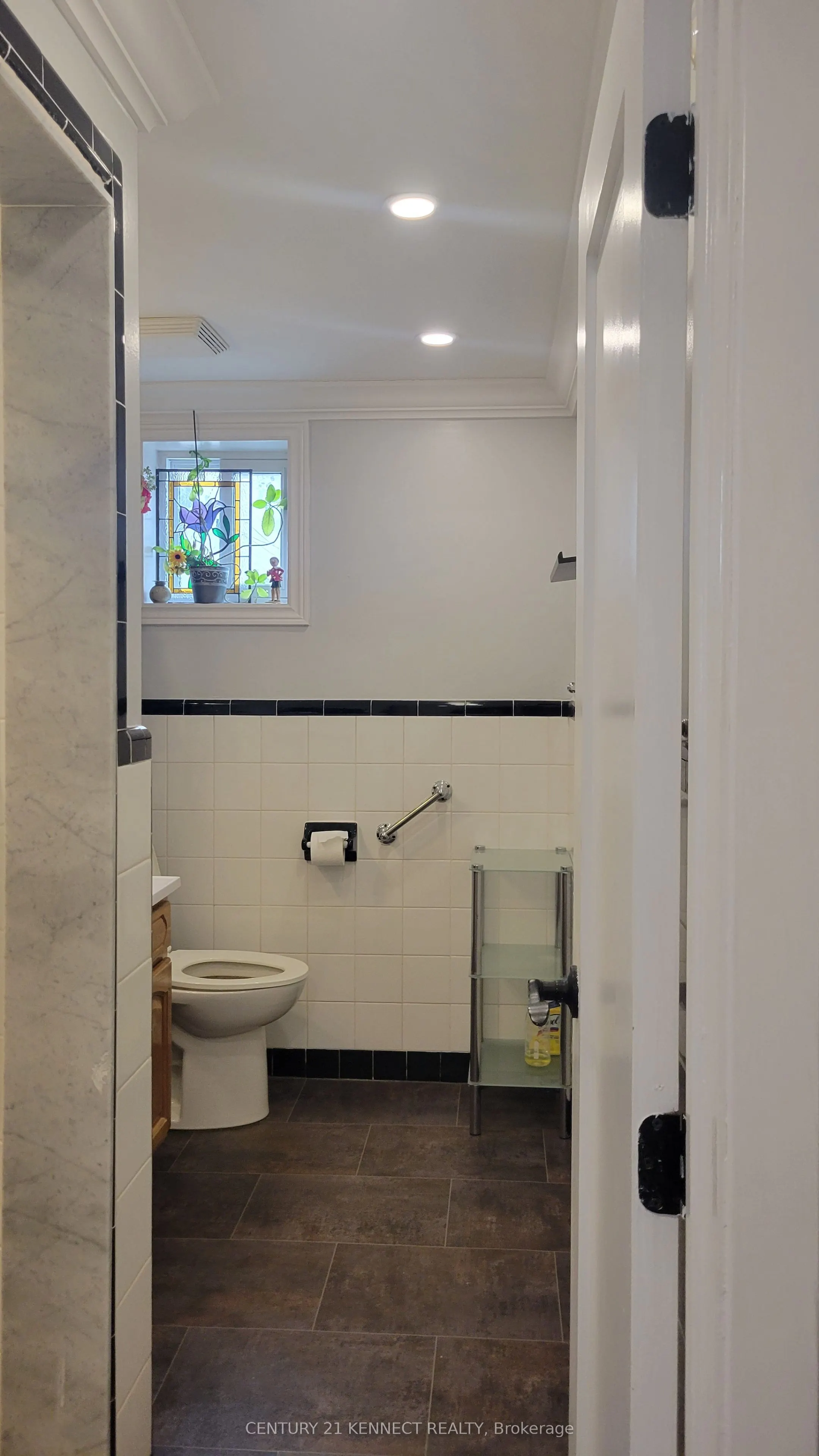 1 Evanston Drive, #Lower #1