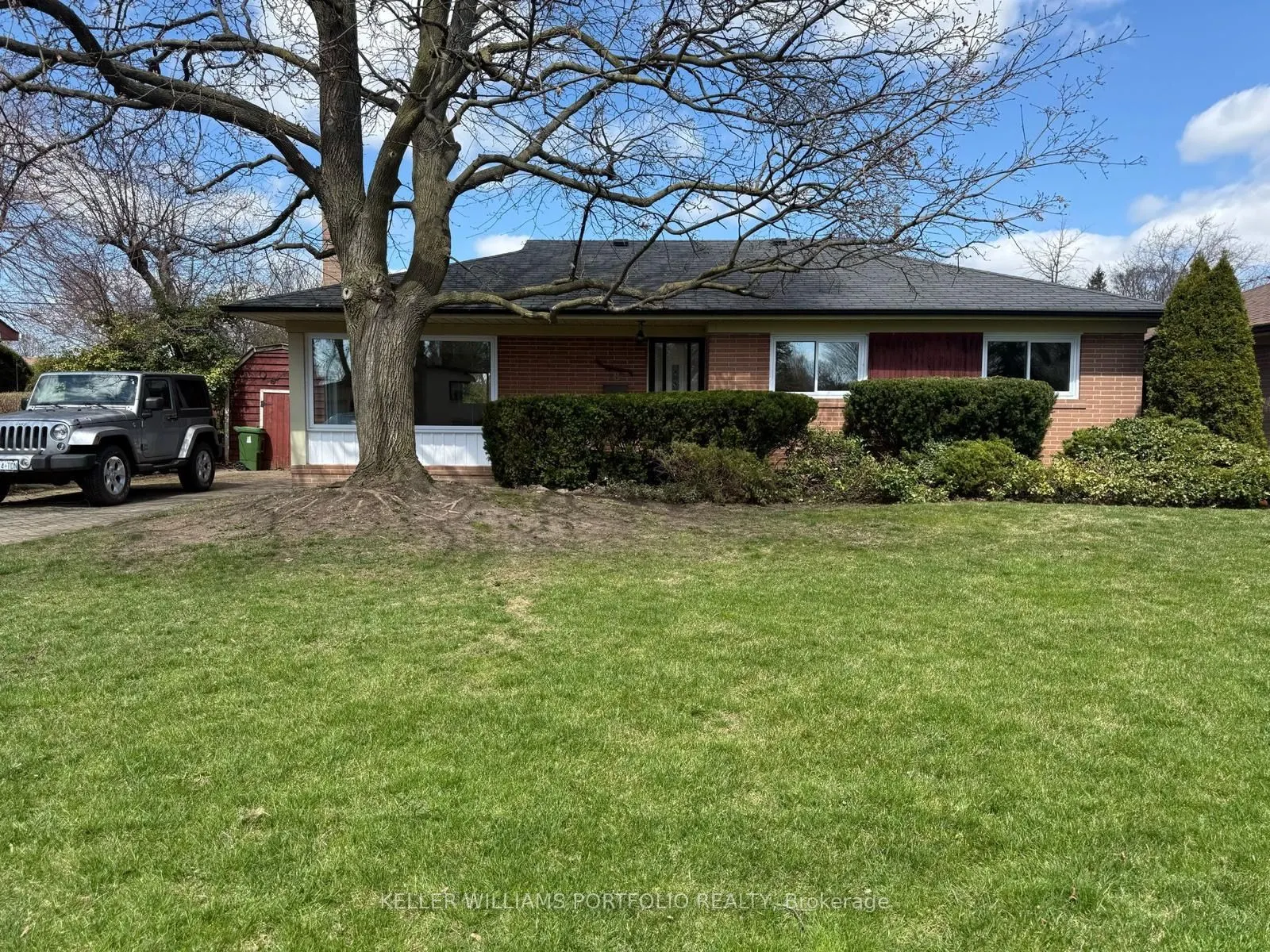 18 Treadgold Crescent