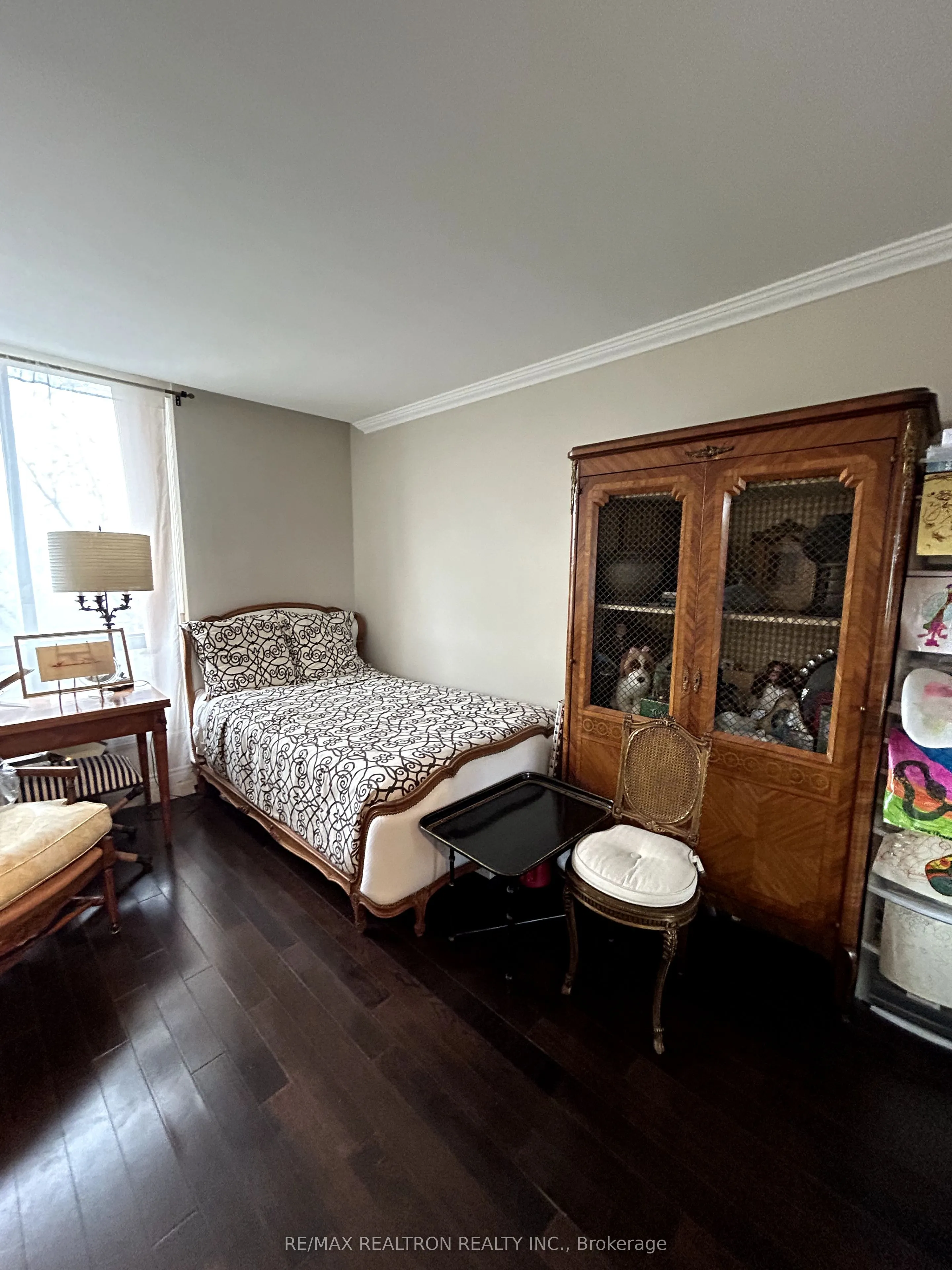 350 Lonsdale Road, #614
