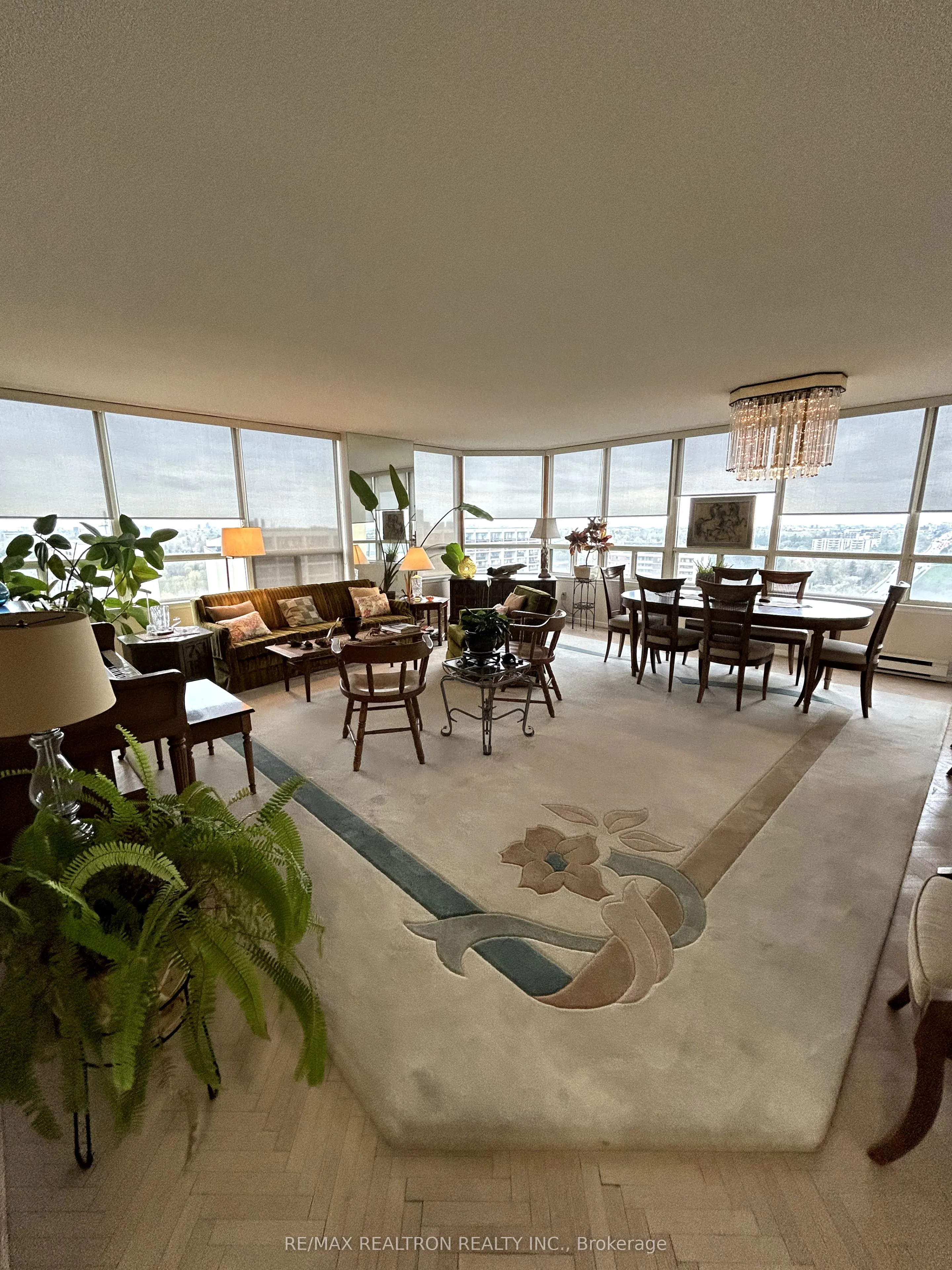 10 Torresdale Avenue, #1604
