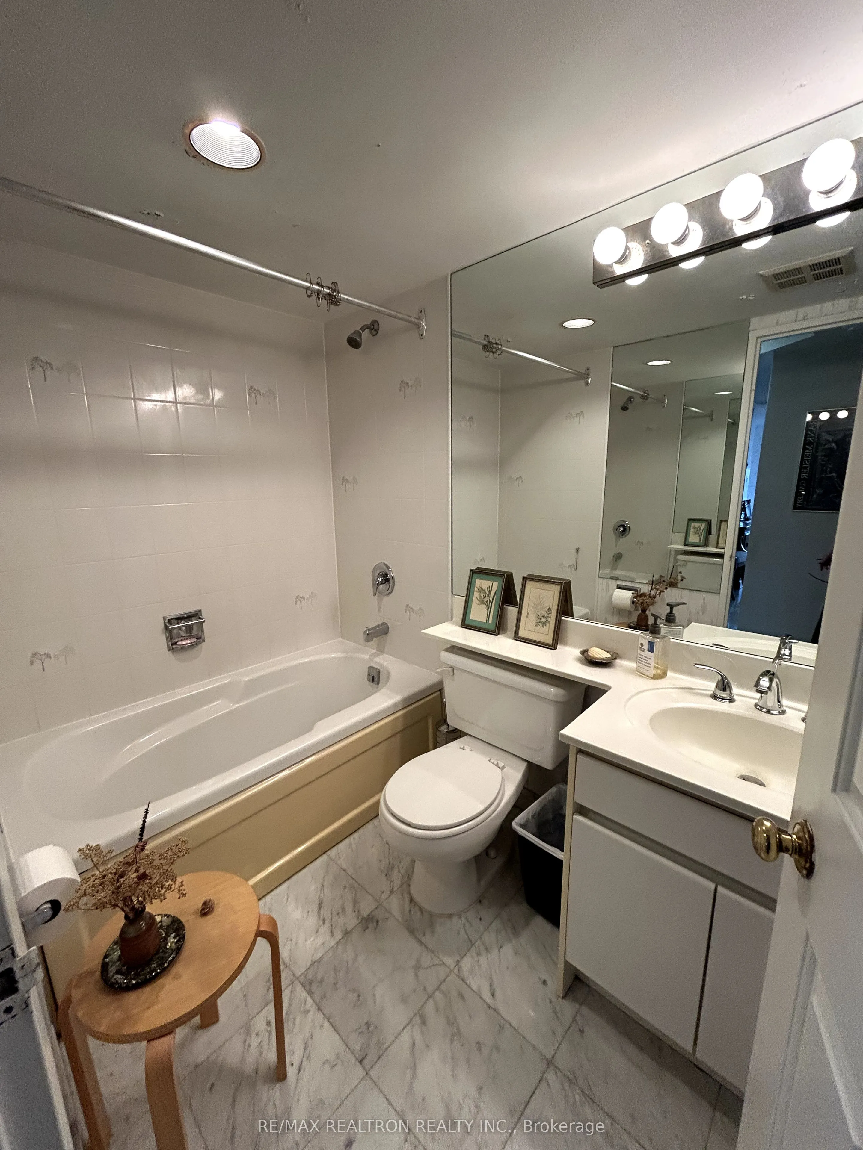 10 Torresdale Avenue, #1604