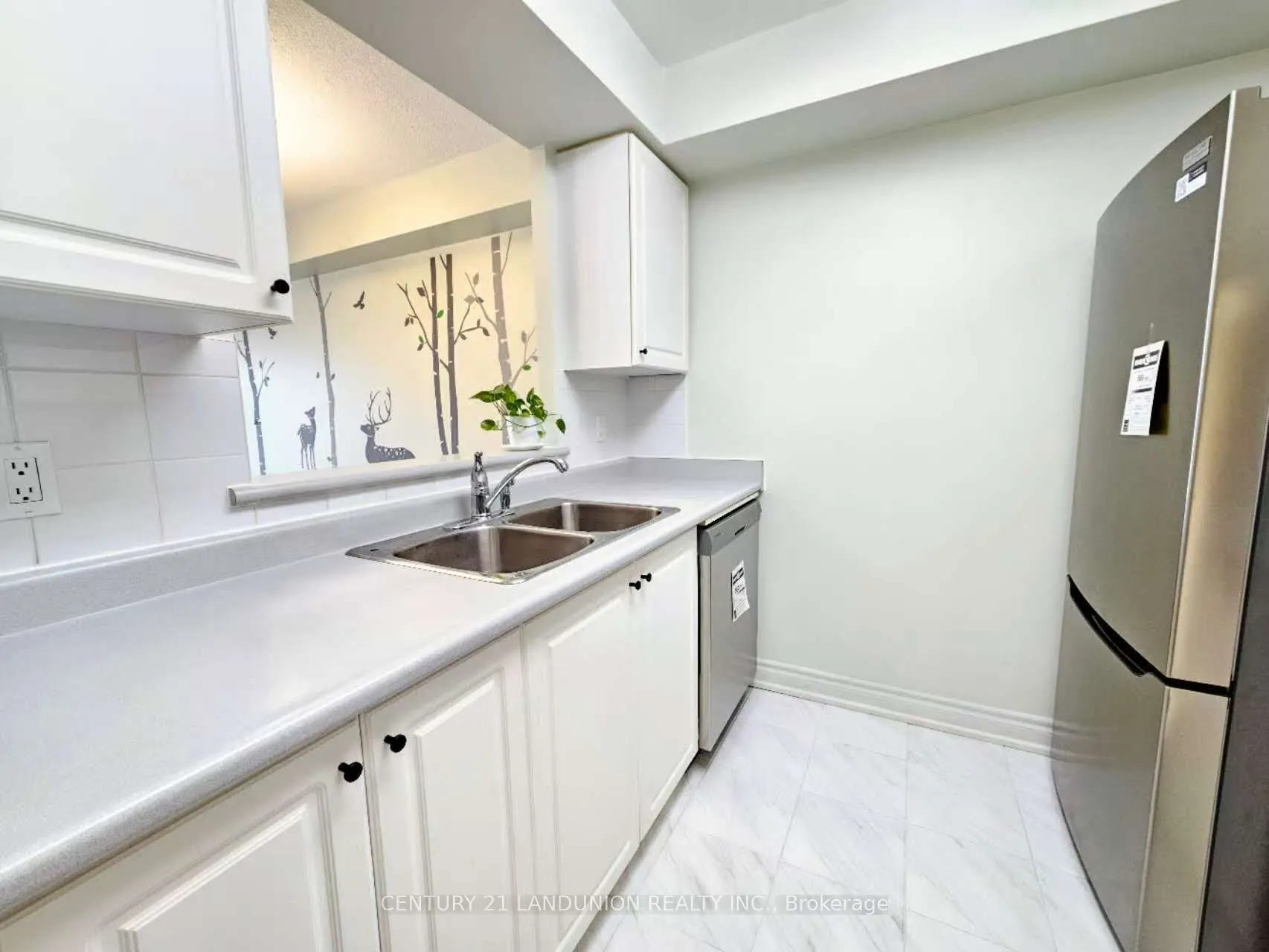 88 Grandview Way, #609