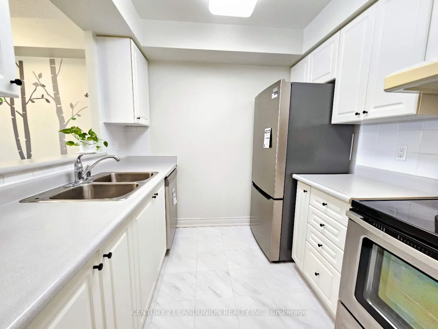 88 Grandview Way, #609