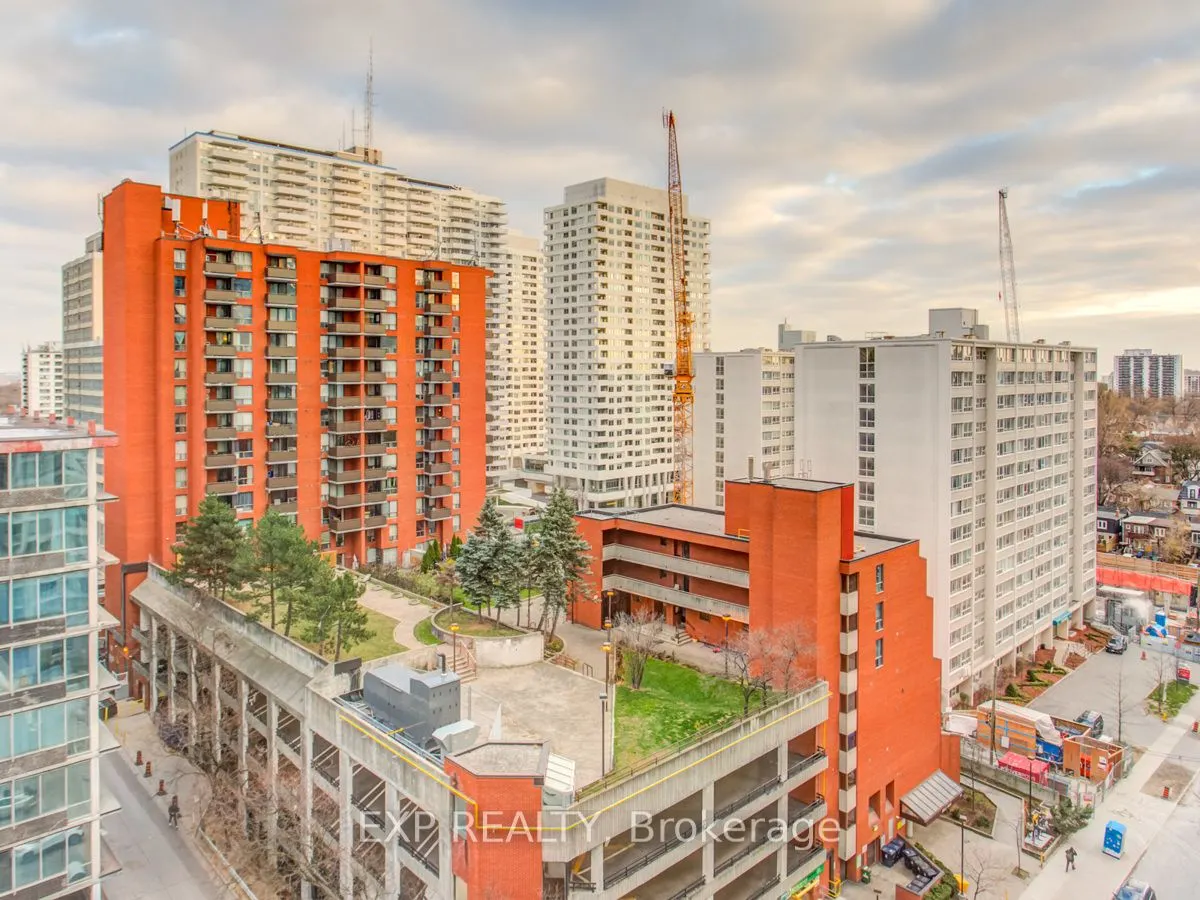 43 Eglinton Avenue E, #1509