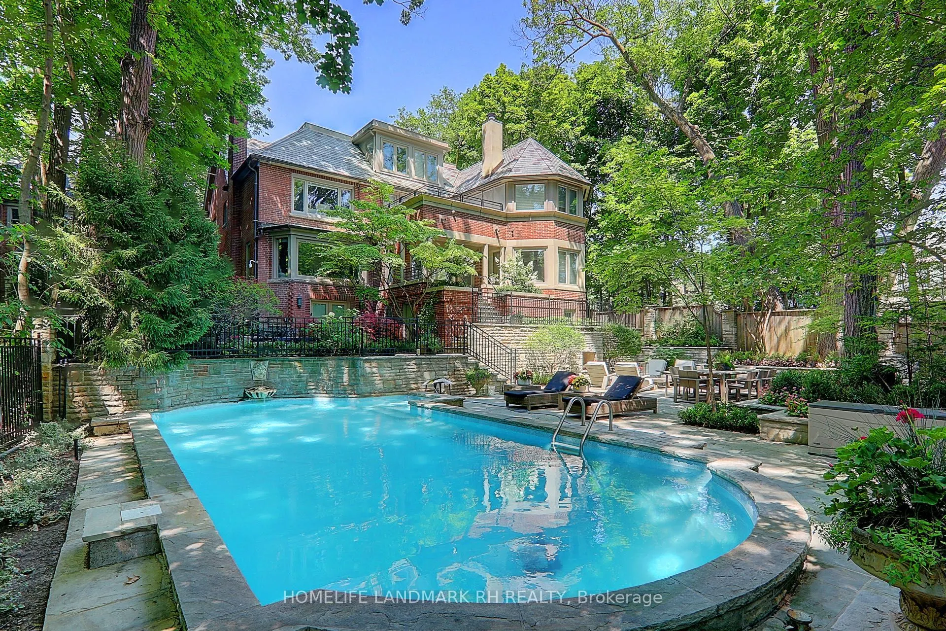 1 Ridgewood Road