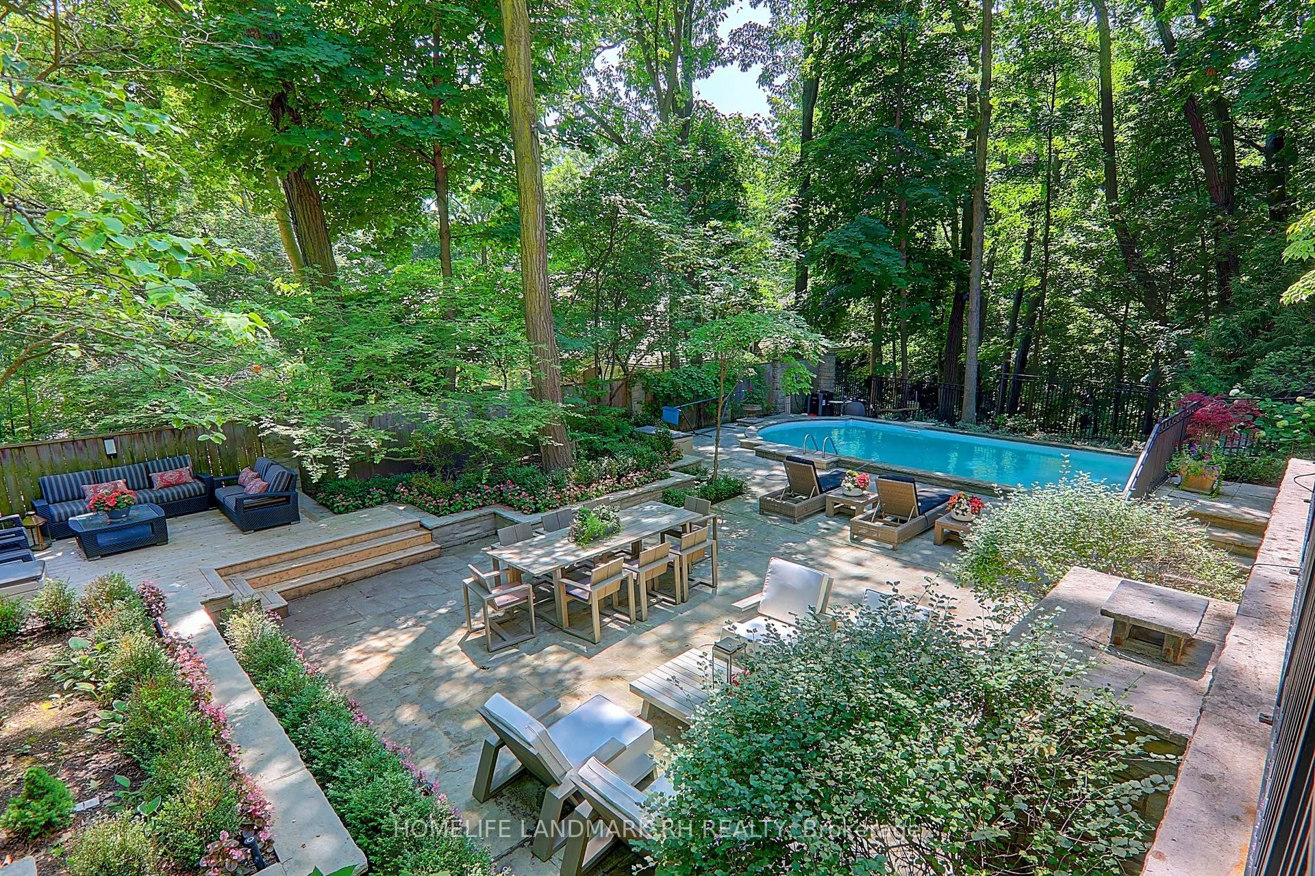 1 Ridgewood Road