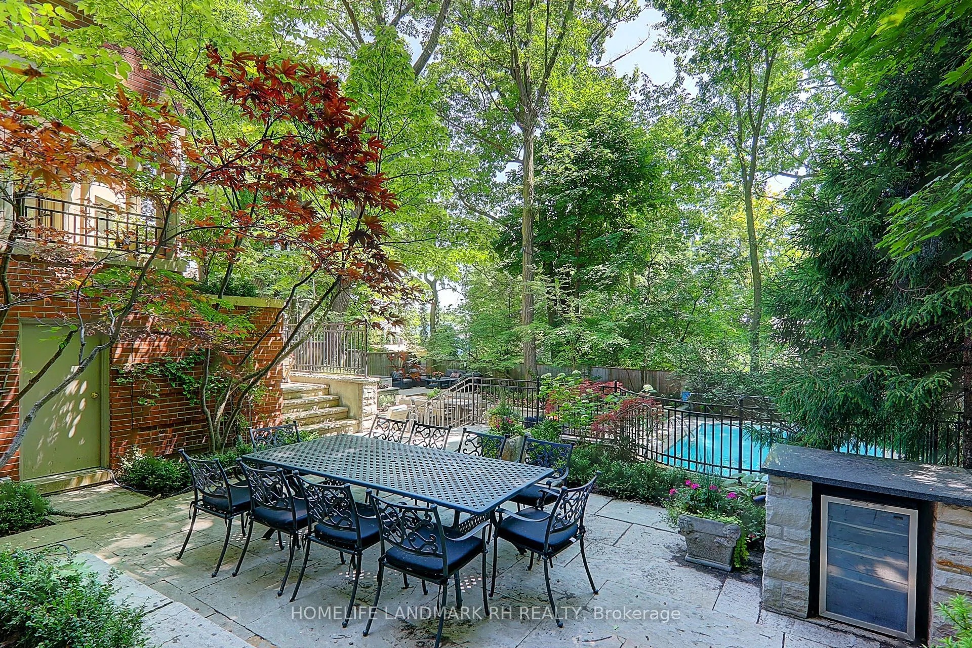 1 Ridgewood Road