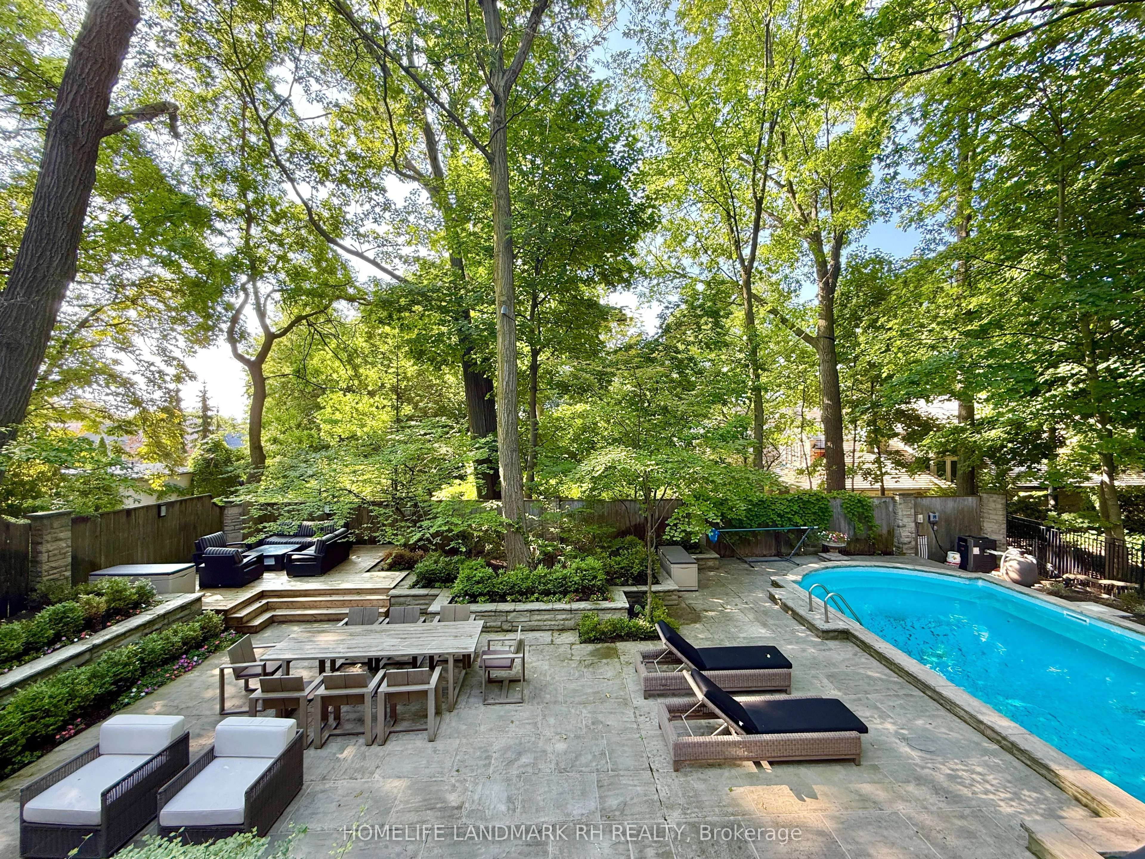 1 Ridgewood Road