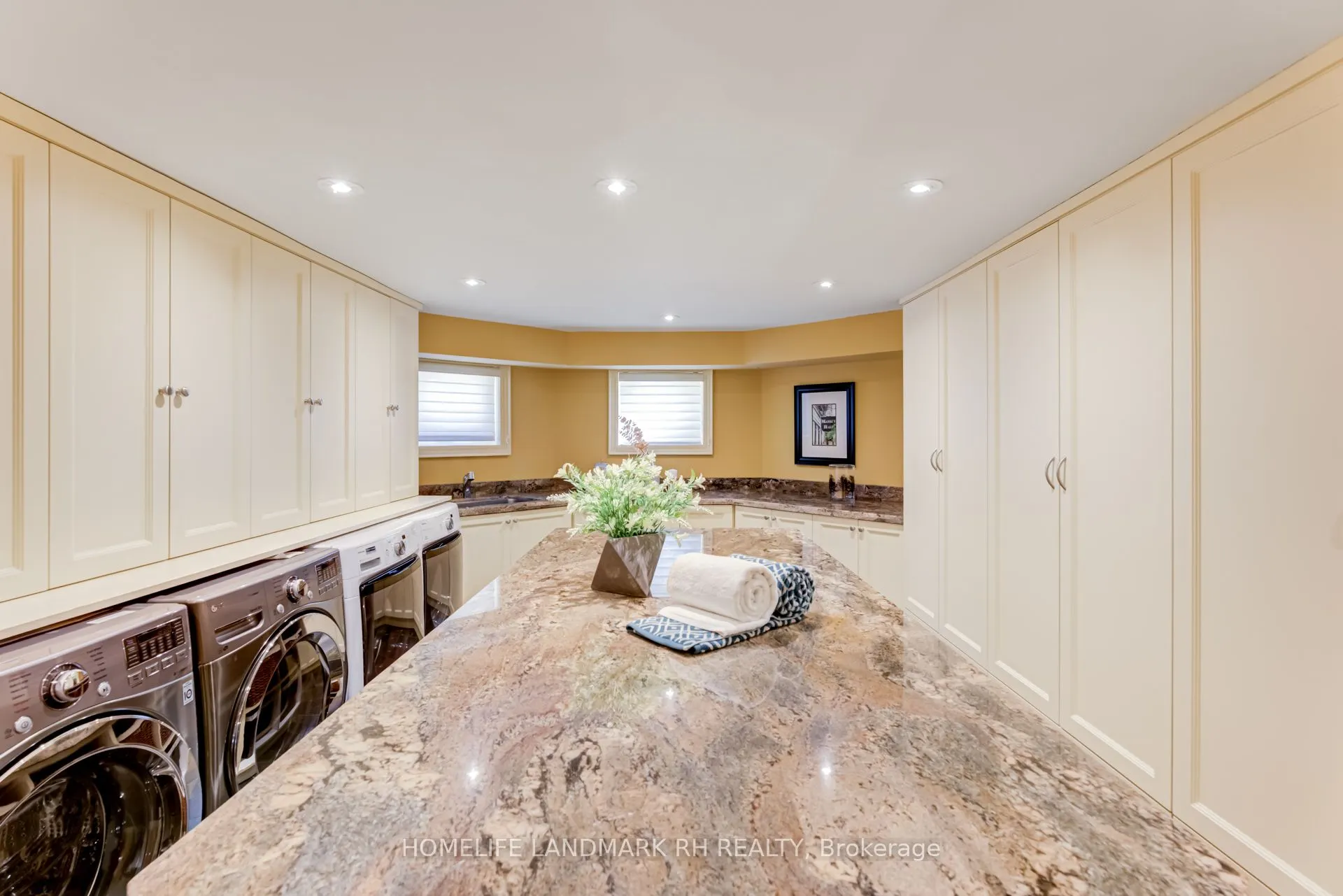 1 Ridgewood Road