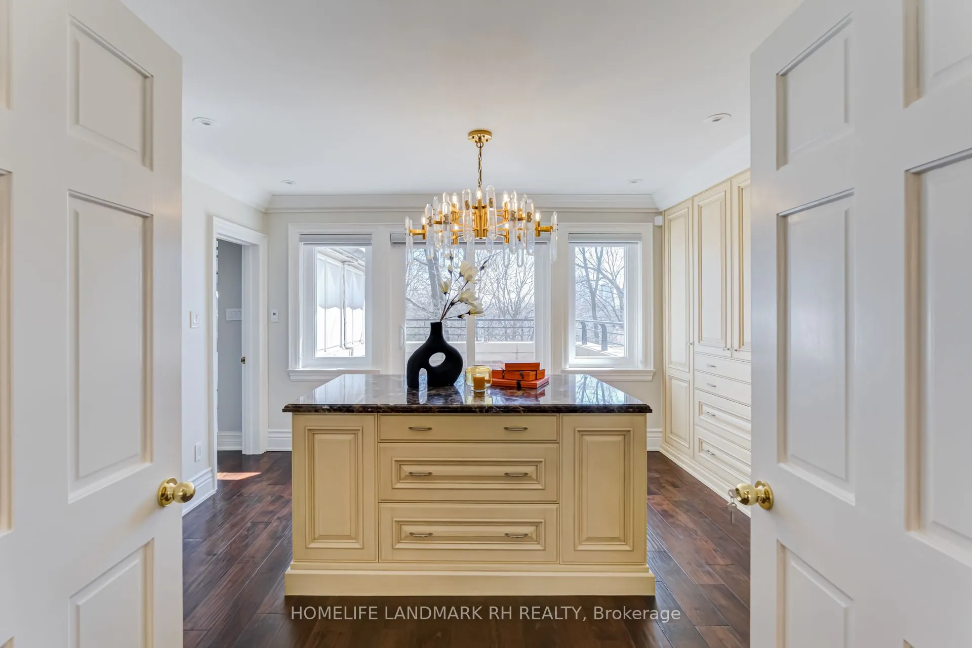1 Ridgewood Road