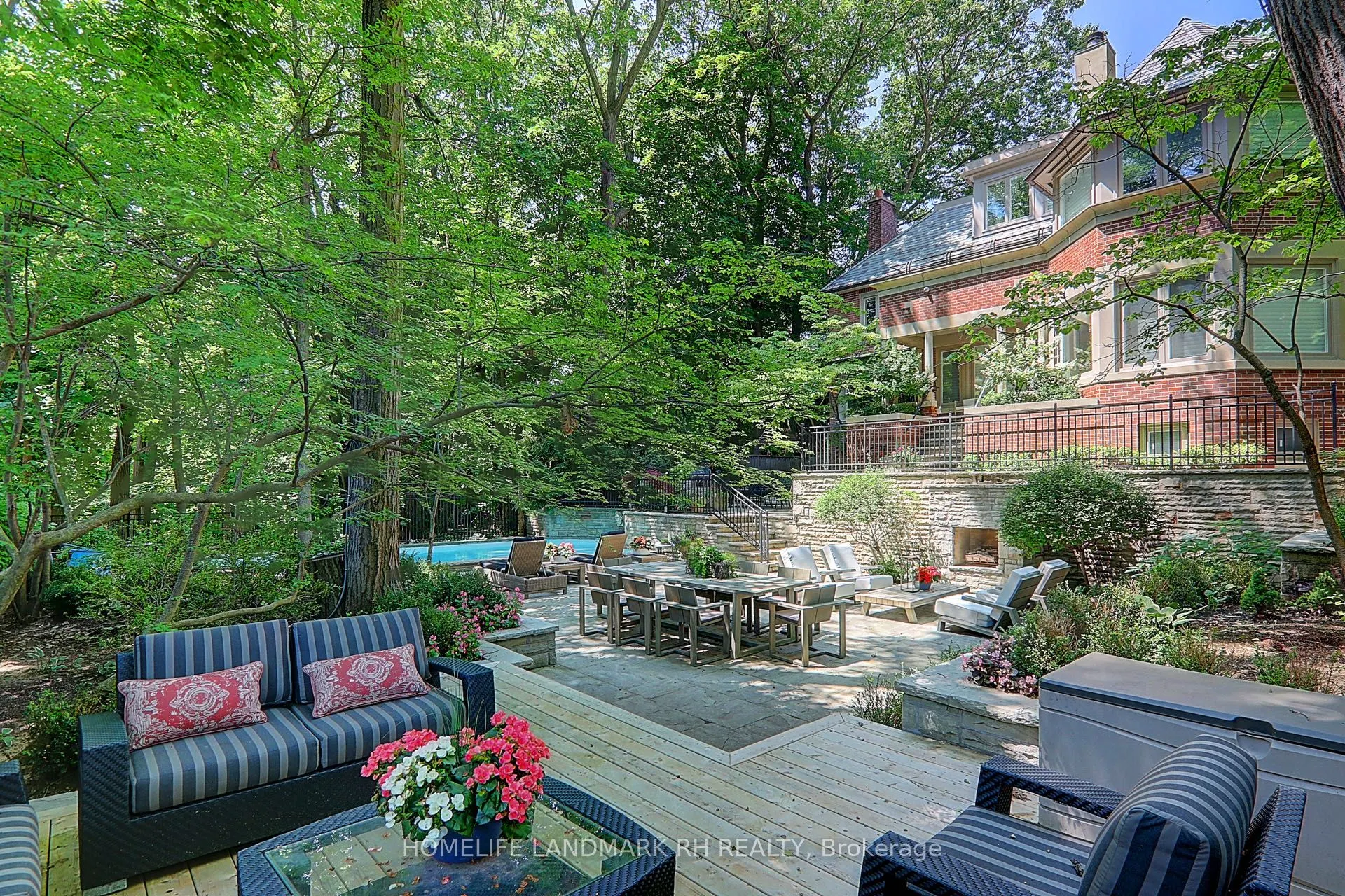 1 Ridgewood Road
