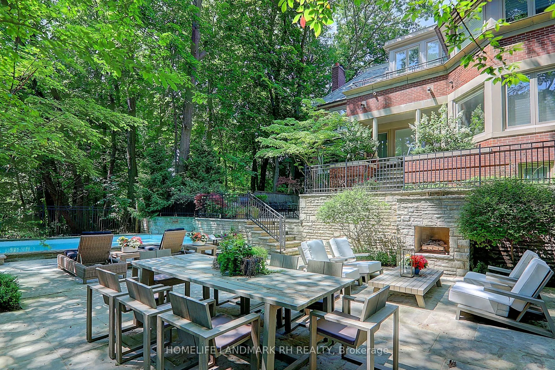1 Ridgewood Road