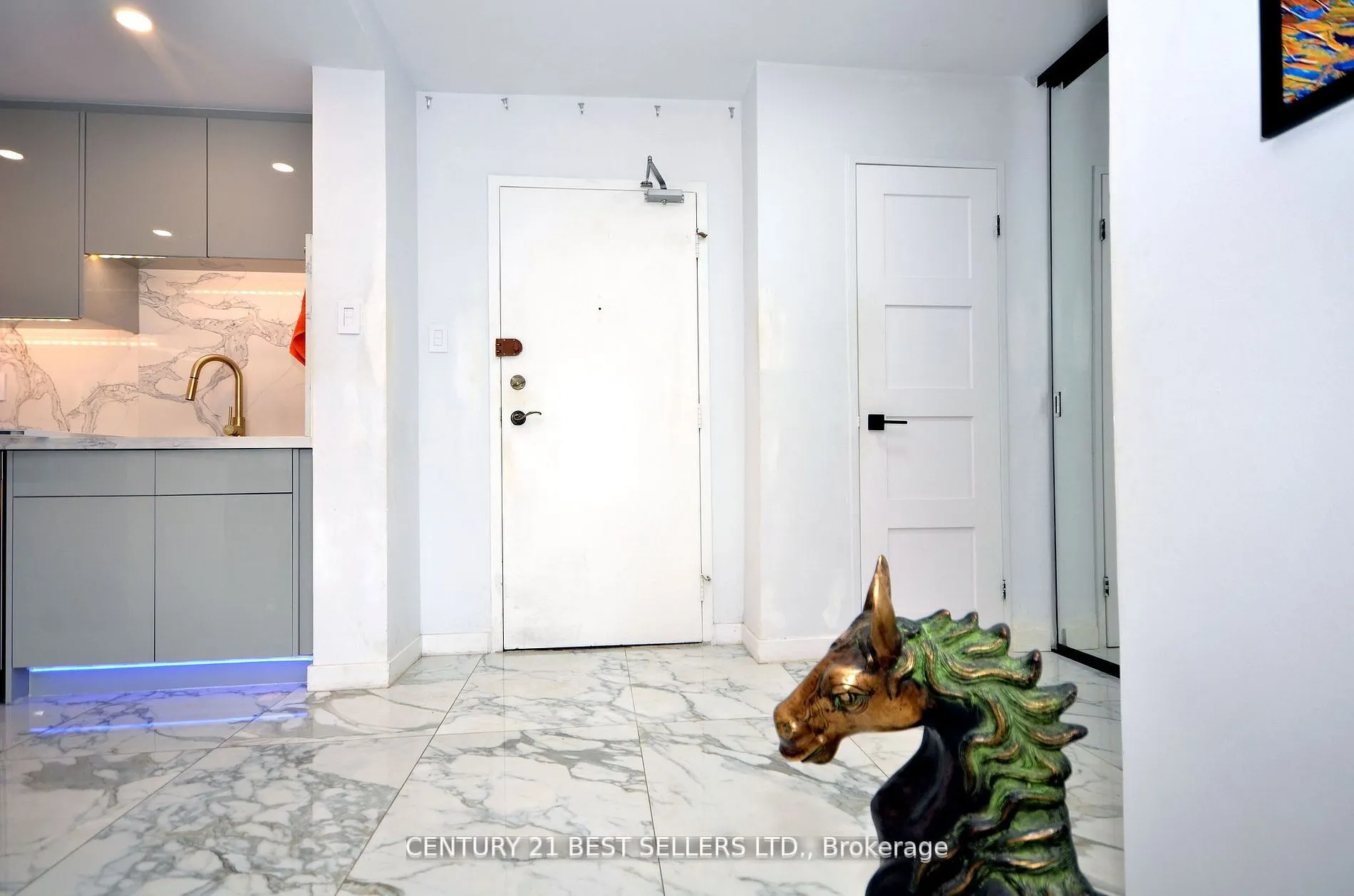 100 Canyon Avenue, #302